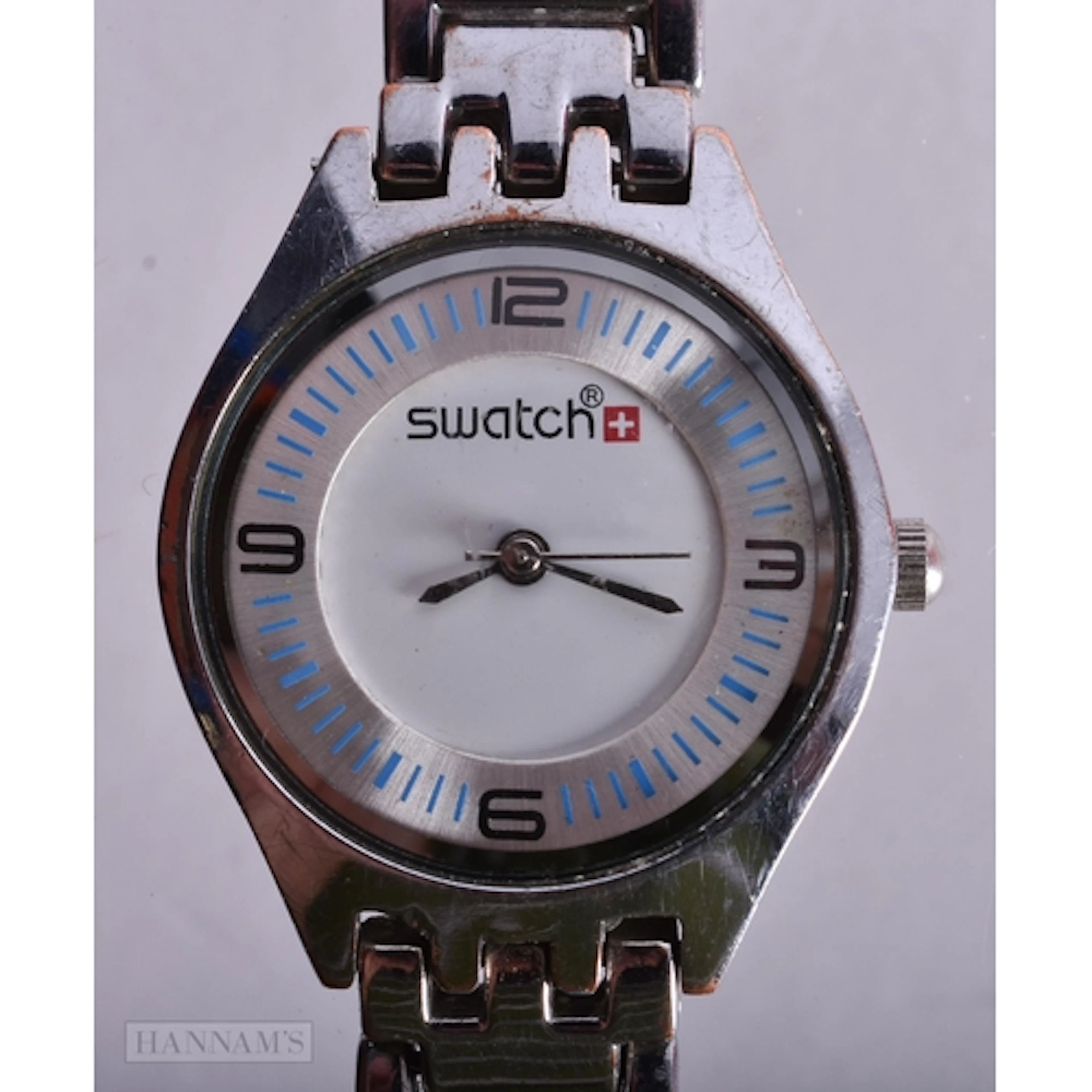 A LADIES SWATCH WRISTWATCH. Untested. 2.75 cm wide.