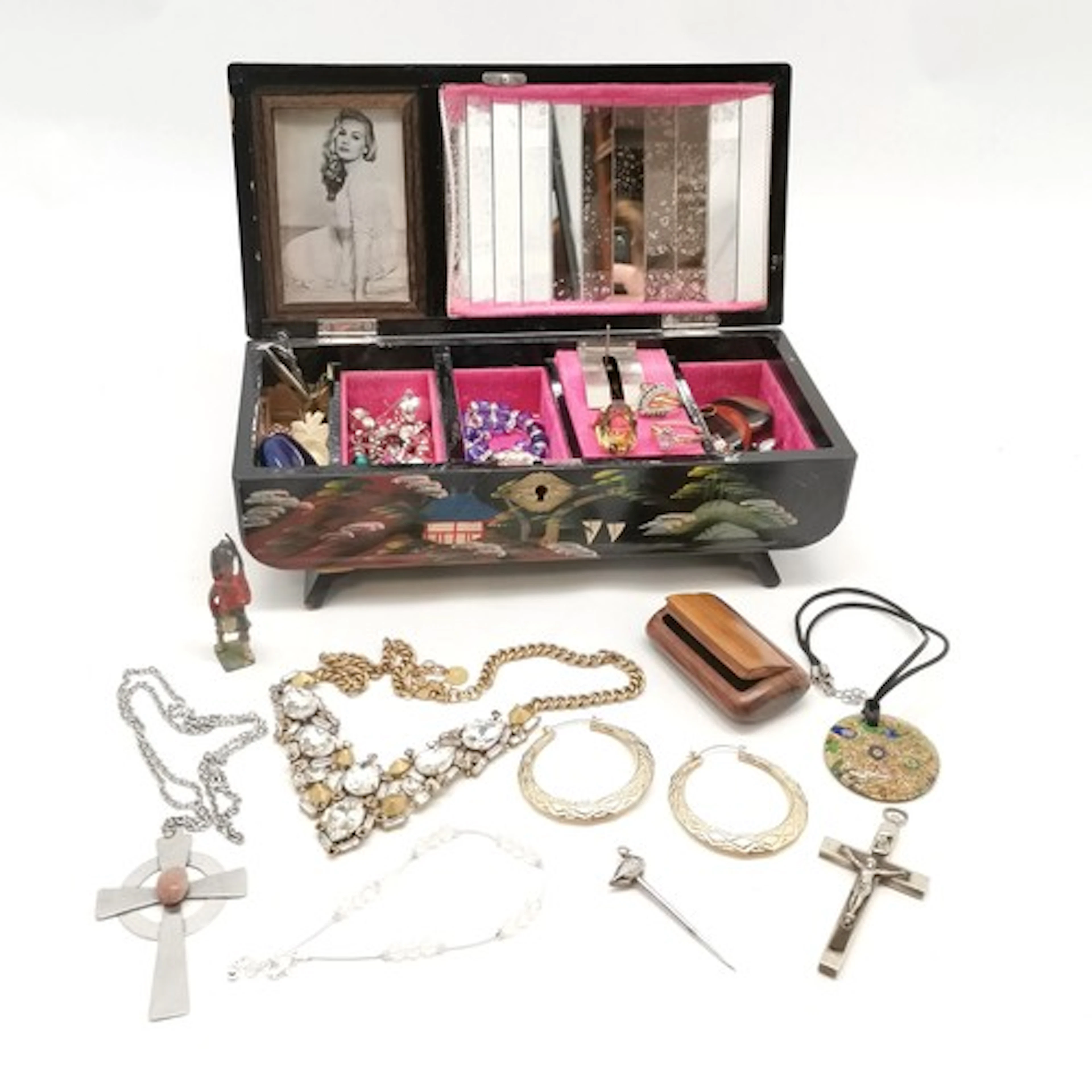 Vintage Oriental jewellery box with contents inc Vendome sto...