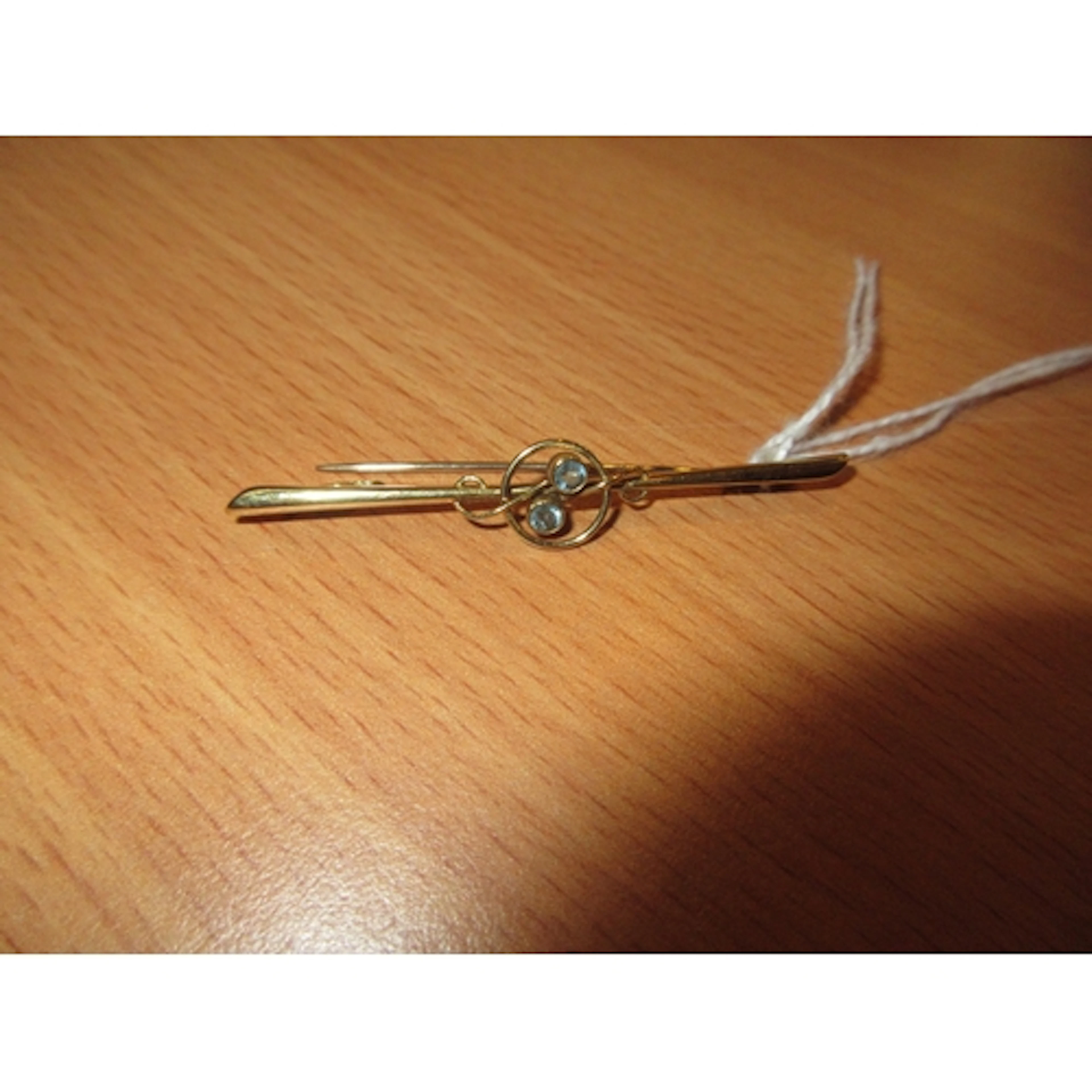 15ct Gold and Aquamarine Bar Brooch