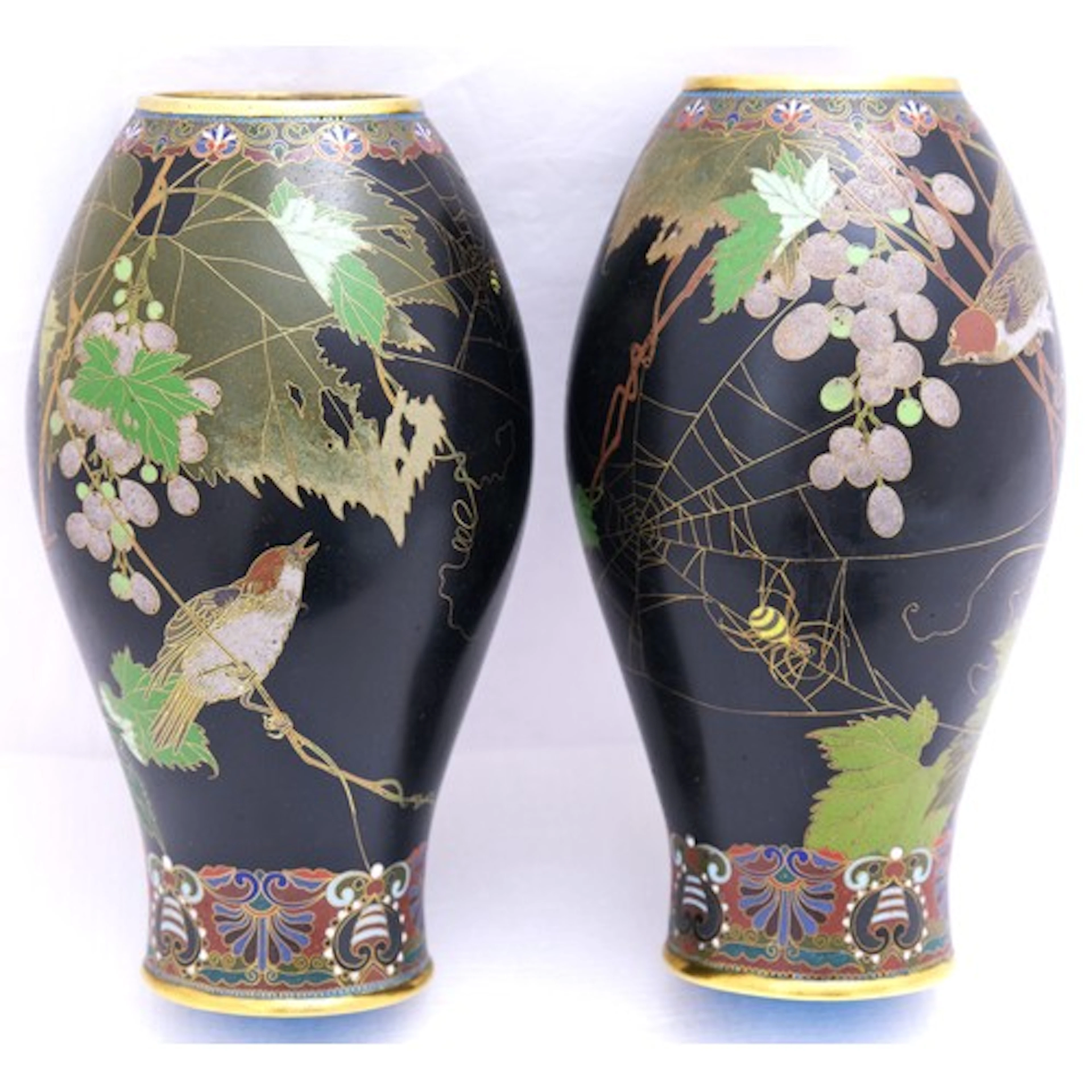 AN UNUSUAL PAIR OF JAPANESE CLOISONNÉ VASES EDO / MEIJI PERI...