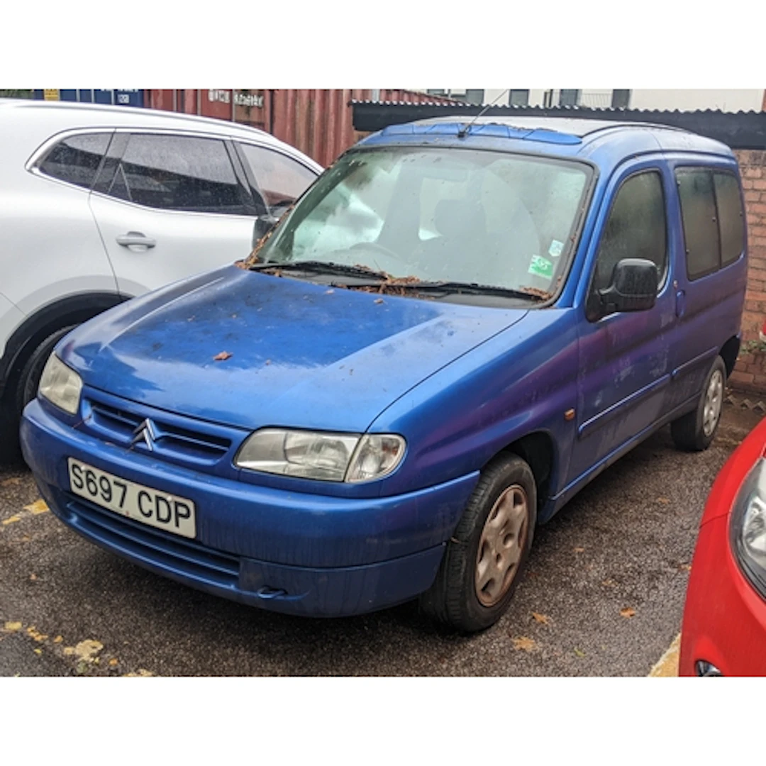 A Citroen Berlingo 1.8 litre petrol car, registration S697 C...