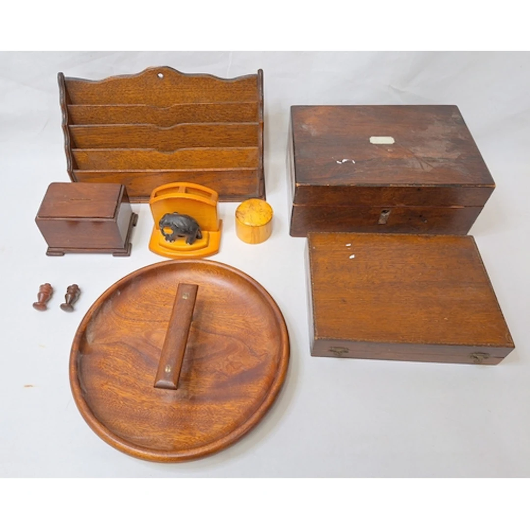 Vintage Wooden Workbox with mother of pearl panel to lid A/f...