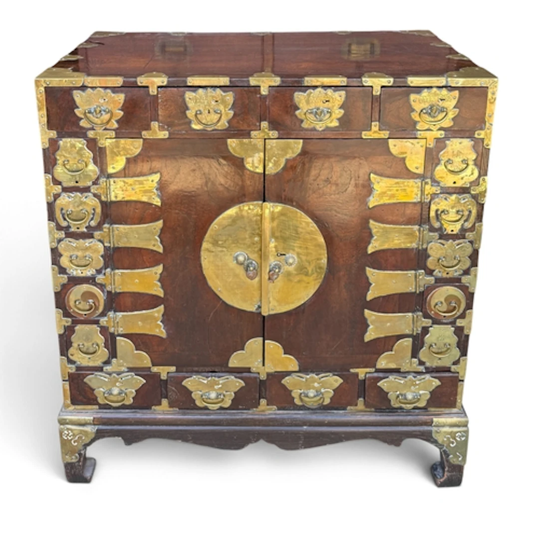 A 19TH CENTURY KOREAN CHEST OF DRAWERS WITH BRASS MOUNTS 90c...