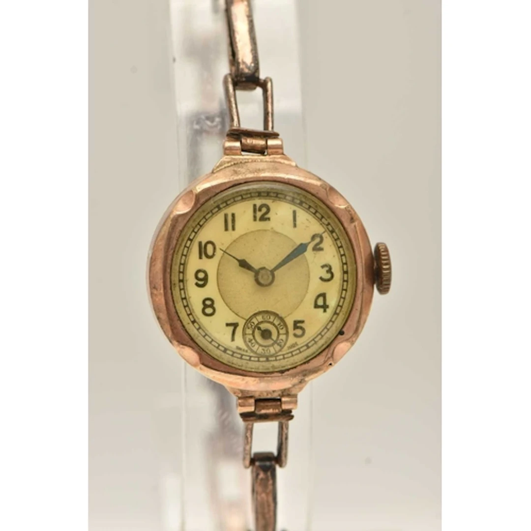 AN EARLY 20TH CENTURY 9CT GOLD LADIES WRISTWATCH, hand wound...