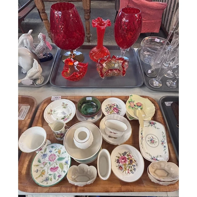 Tray of ruby and red art Glass items to include: brandy ball...