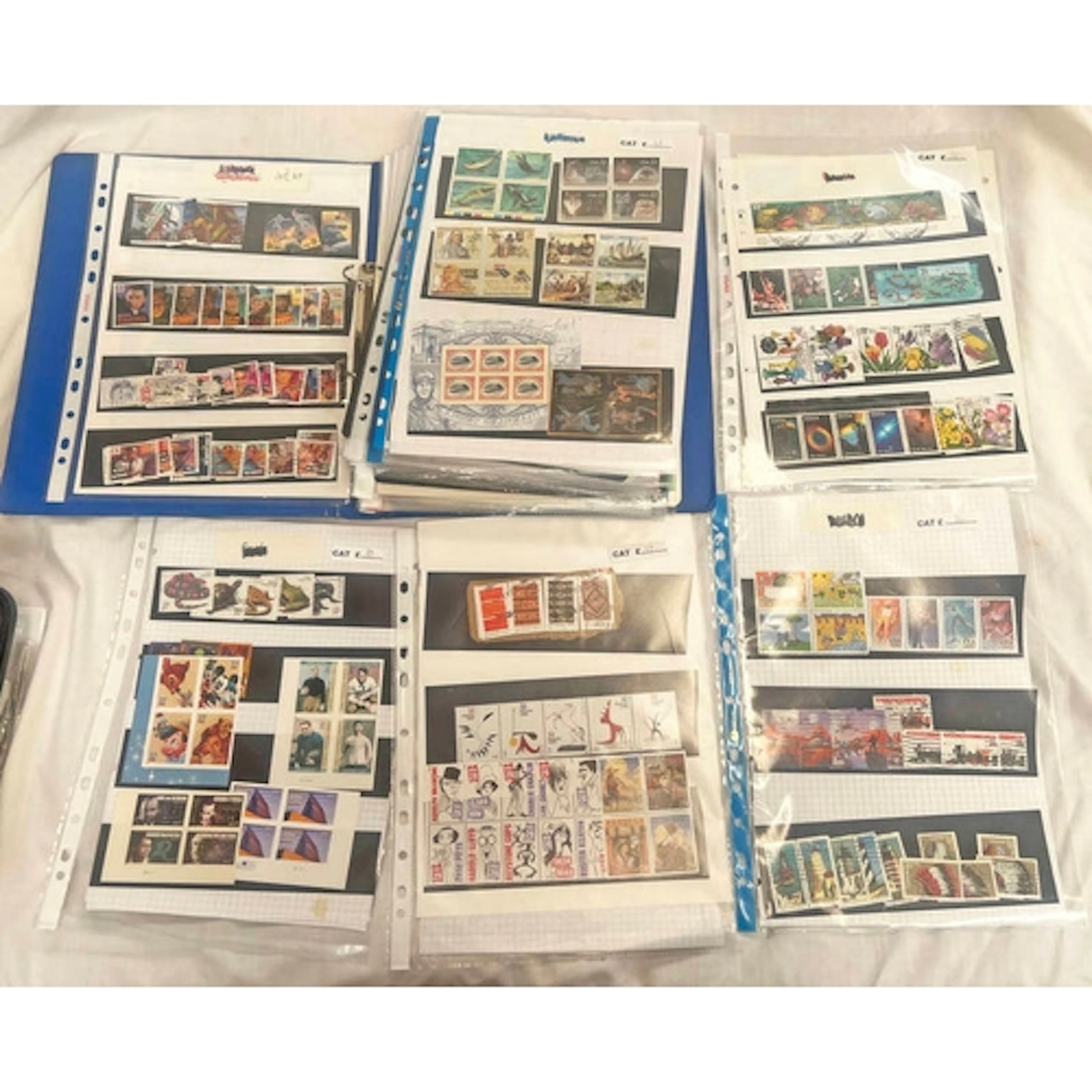 UNITED STATES OF AMERICA STAMPS TO INCLUDE LEGENDS OF THE WE...