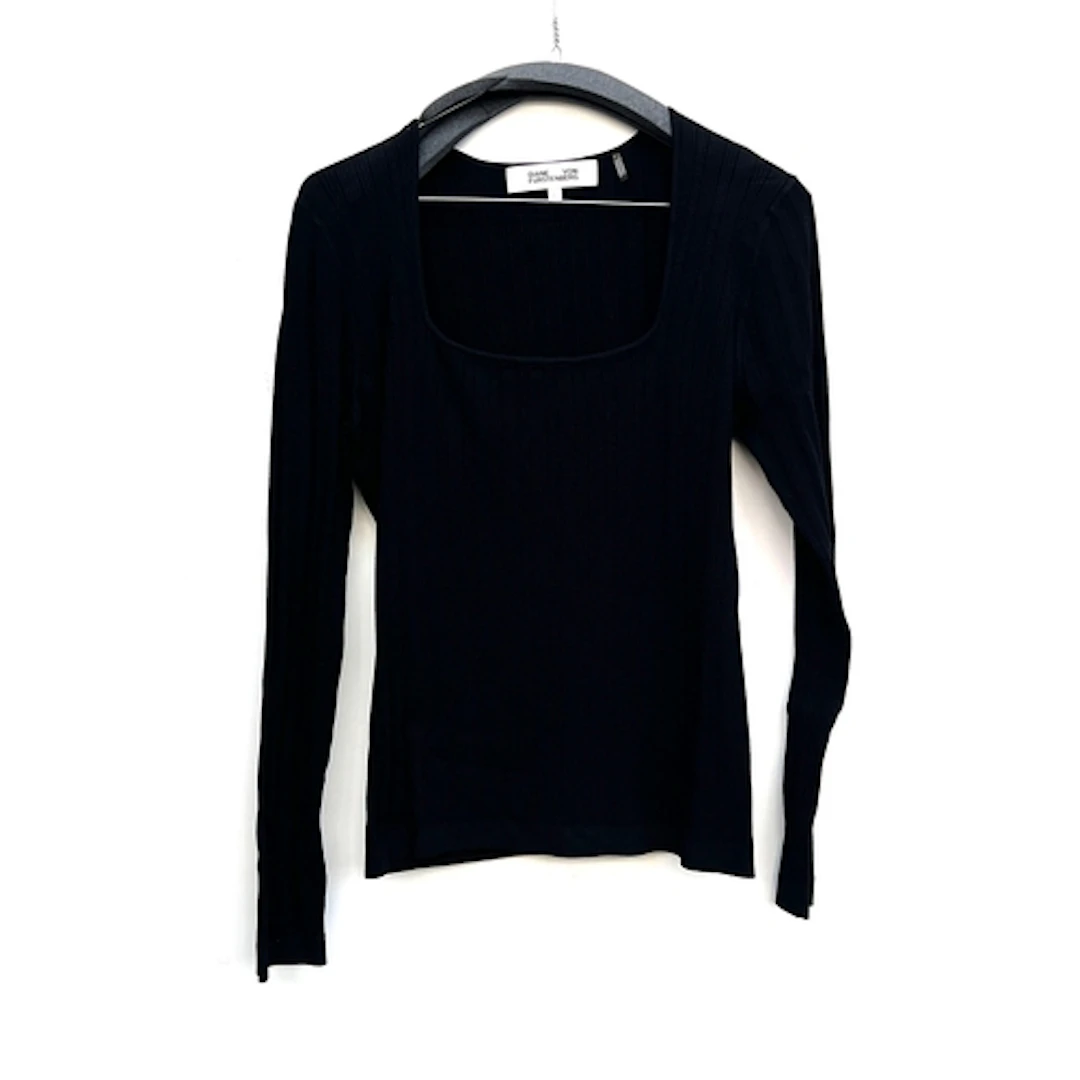 Two identical Diane von Furstenberg black ribbed tops, size ...