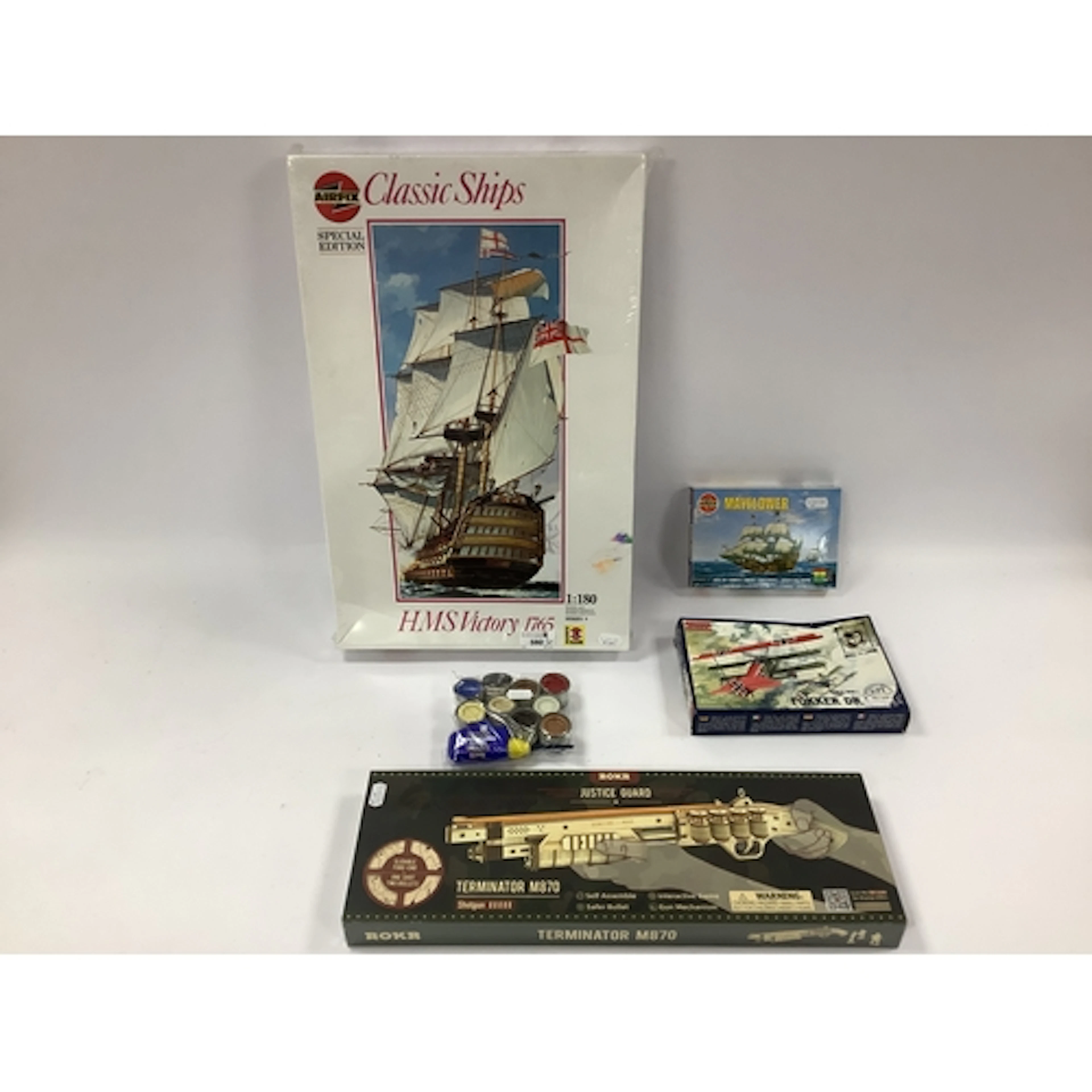 Three plastic model kits by Airfix, Roden to include Airfix ...