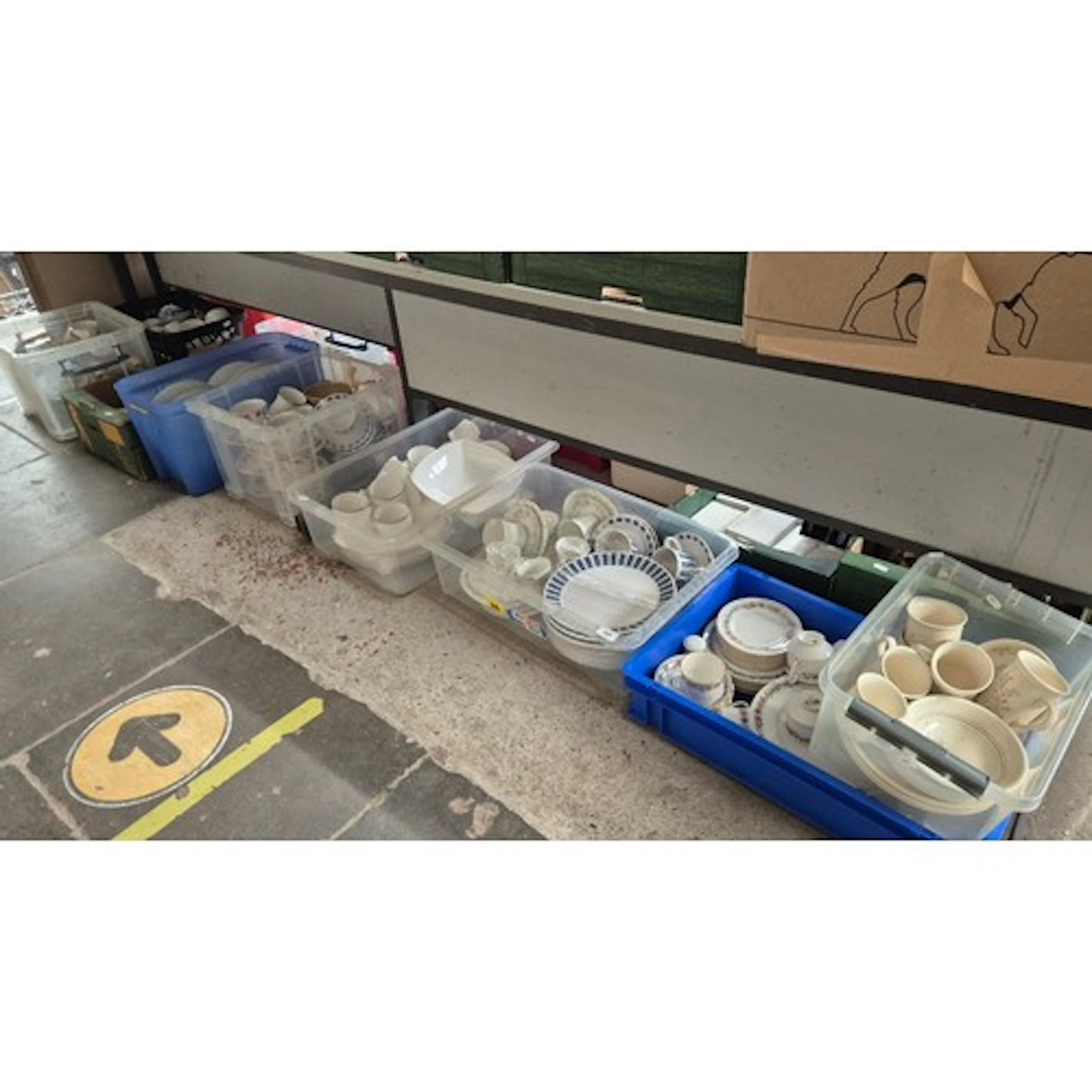 Nine boxes of mixed ceramics to include Thomas (Germany) tab...