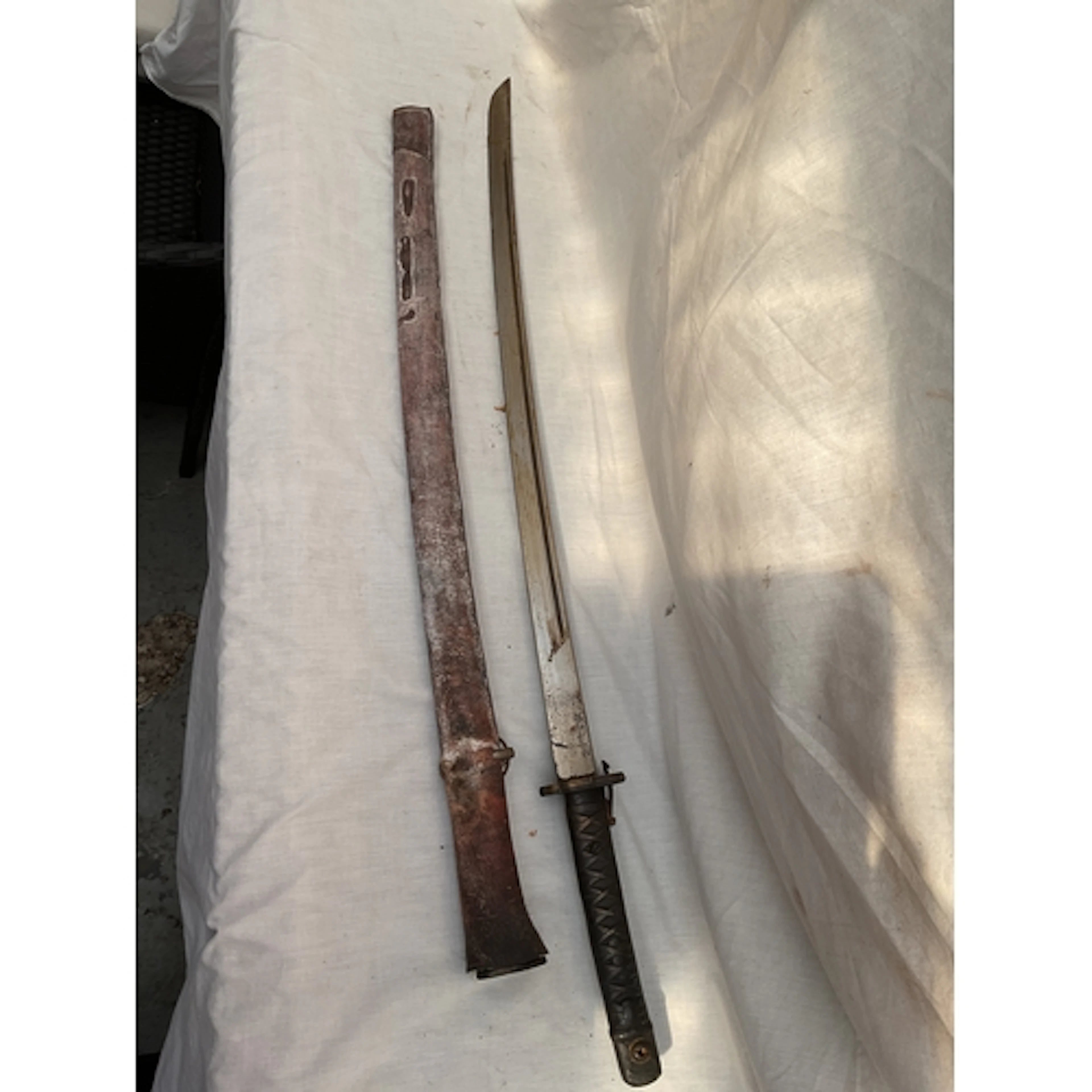 WWII Shin Gunto officers sword with marked blade and steel h...