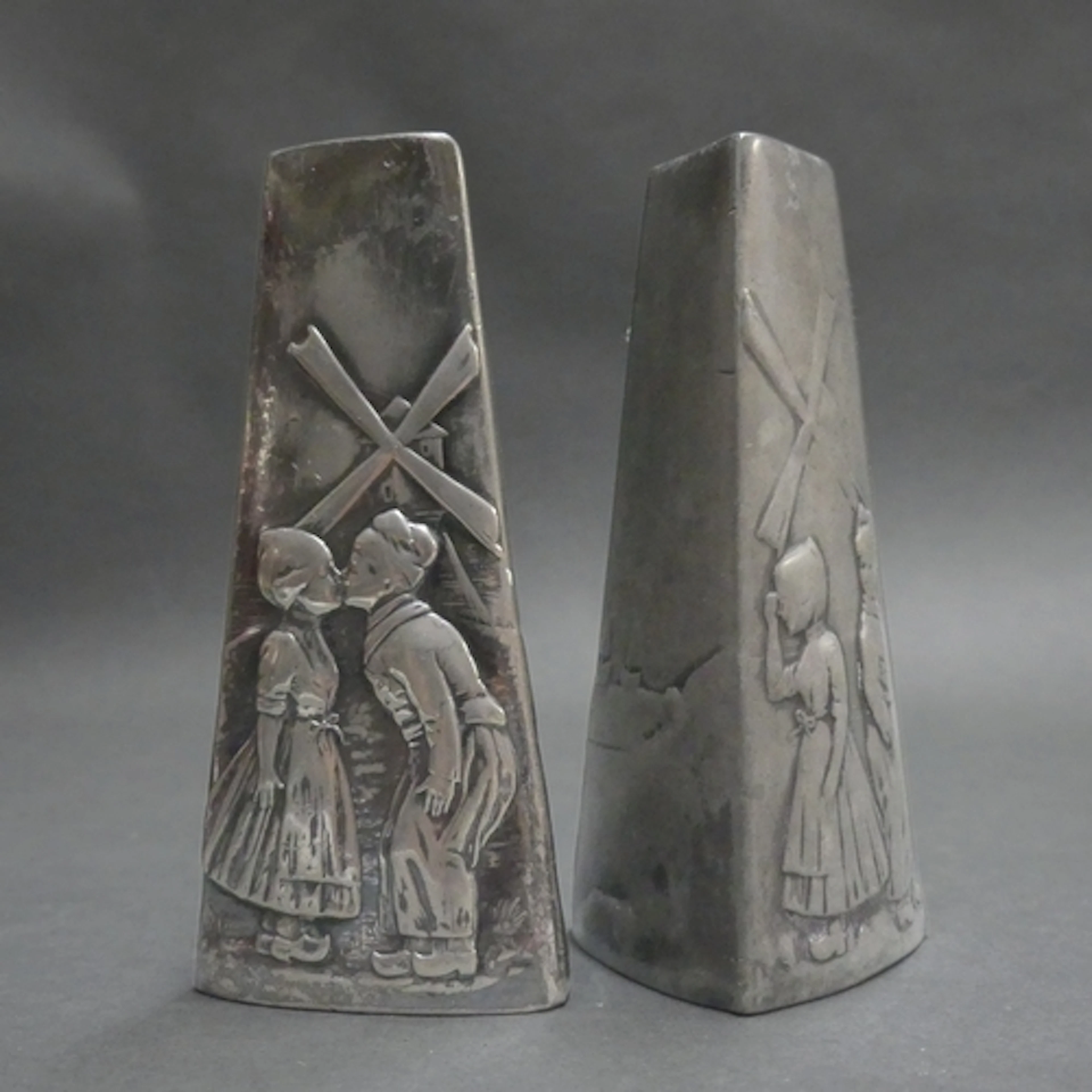 WMF - An opposed pair of Jugendstil Britannia metal triangul...