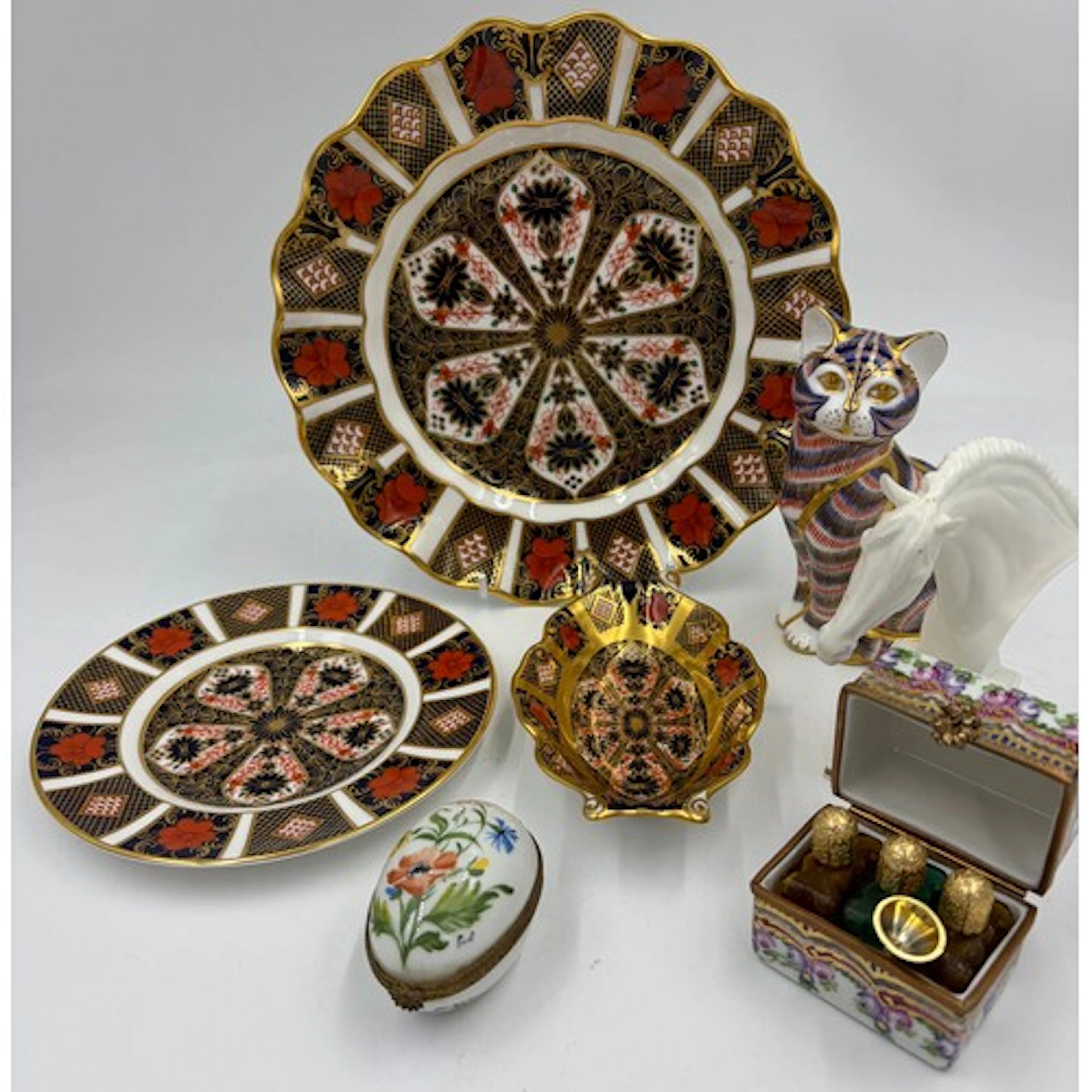 Royal Crown Derby to include Imari 1128 patterned plate (22c...