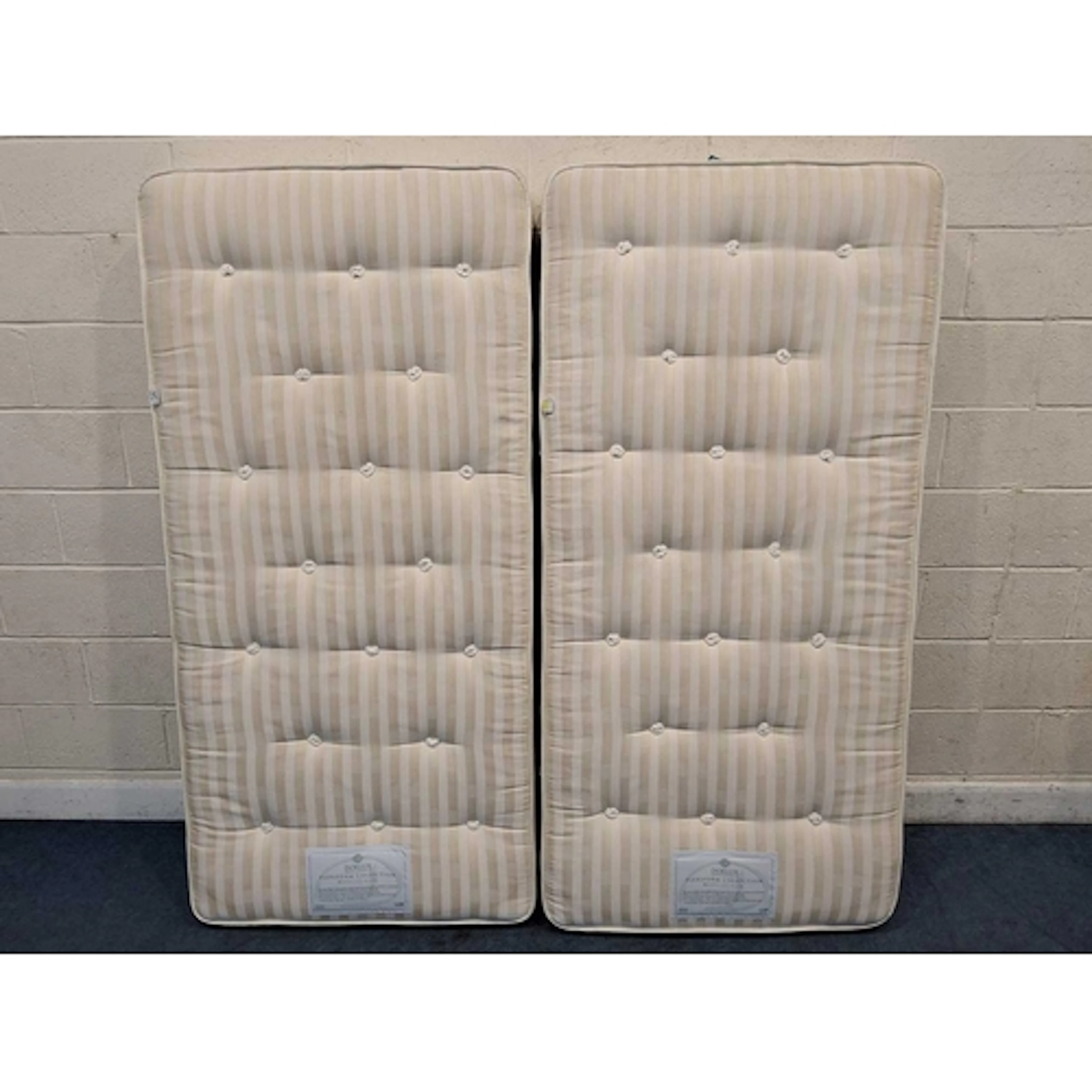 A PAIR OF DORLUX FLEXIFORM COLLECTION BACKCARE ELITE 3FT SIN...