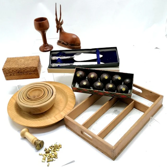 Qty of woodware / treen (inc turned wooden bowls), National ...