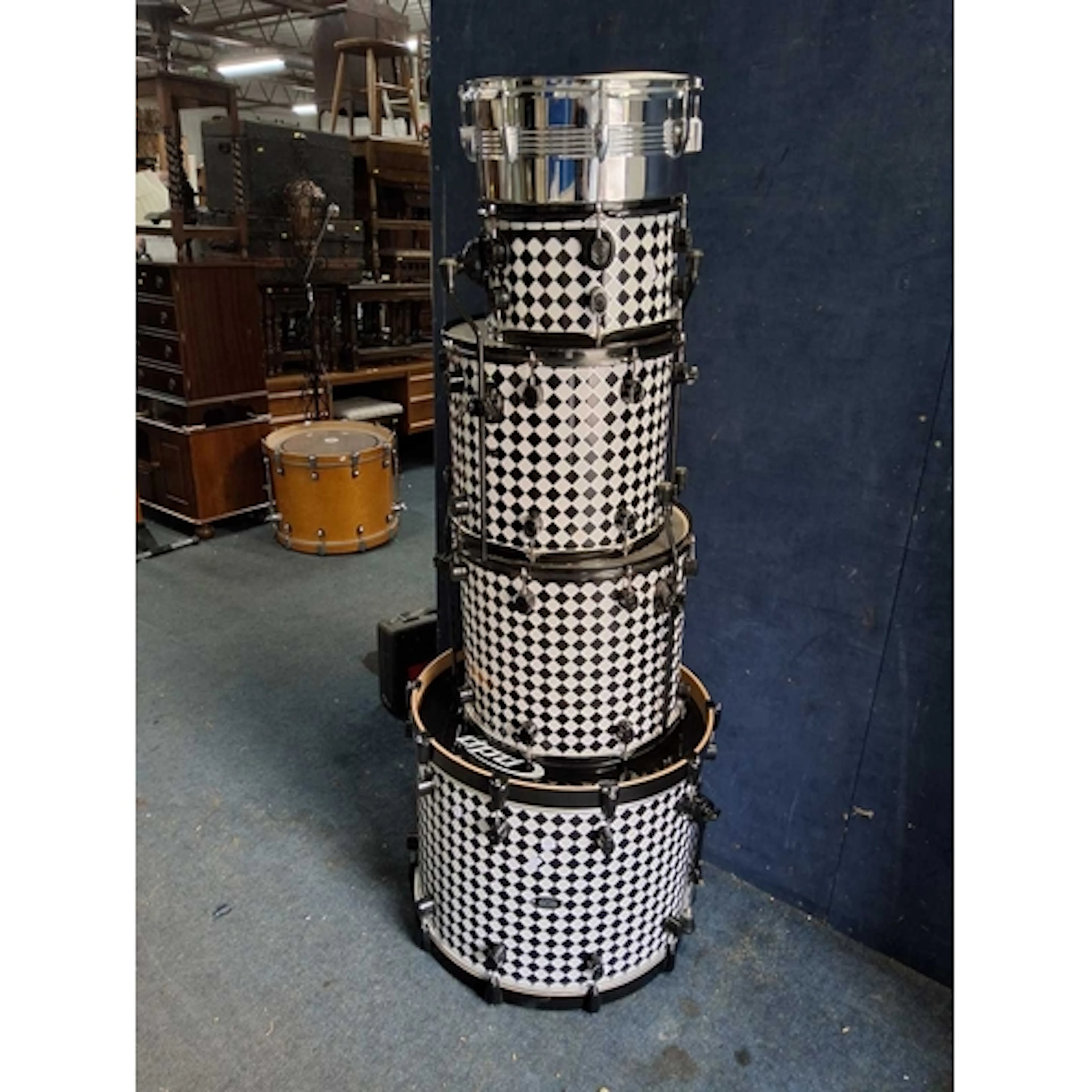 A PDP 805 SERIES DRUM KIT BY DRUM WORKSHOP (DW) with 5 check...