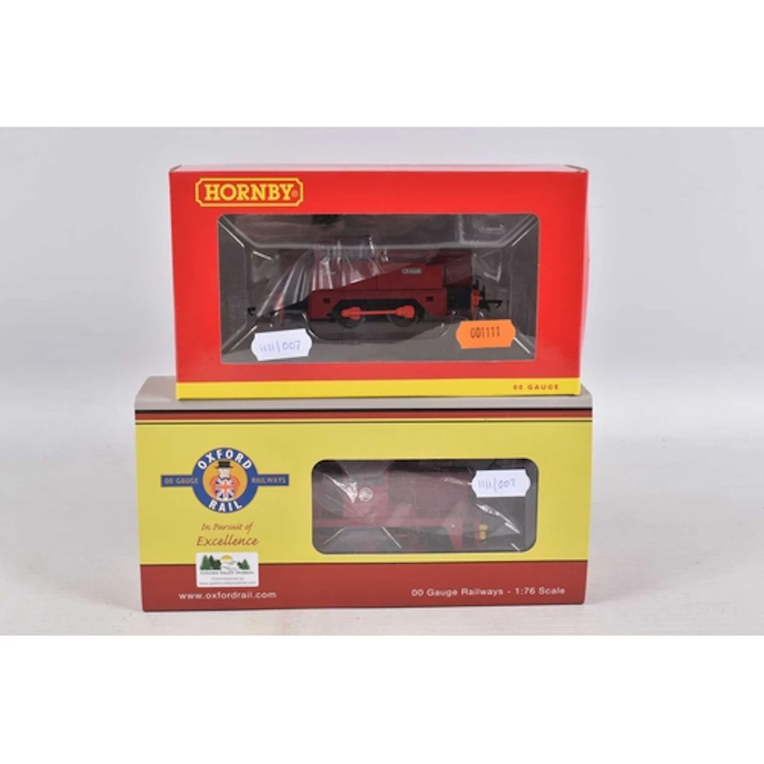 TWO BOXED OO GAUGE DIESEL SHUNTING LOCOMOTIVES, Oxford Dieca...