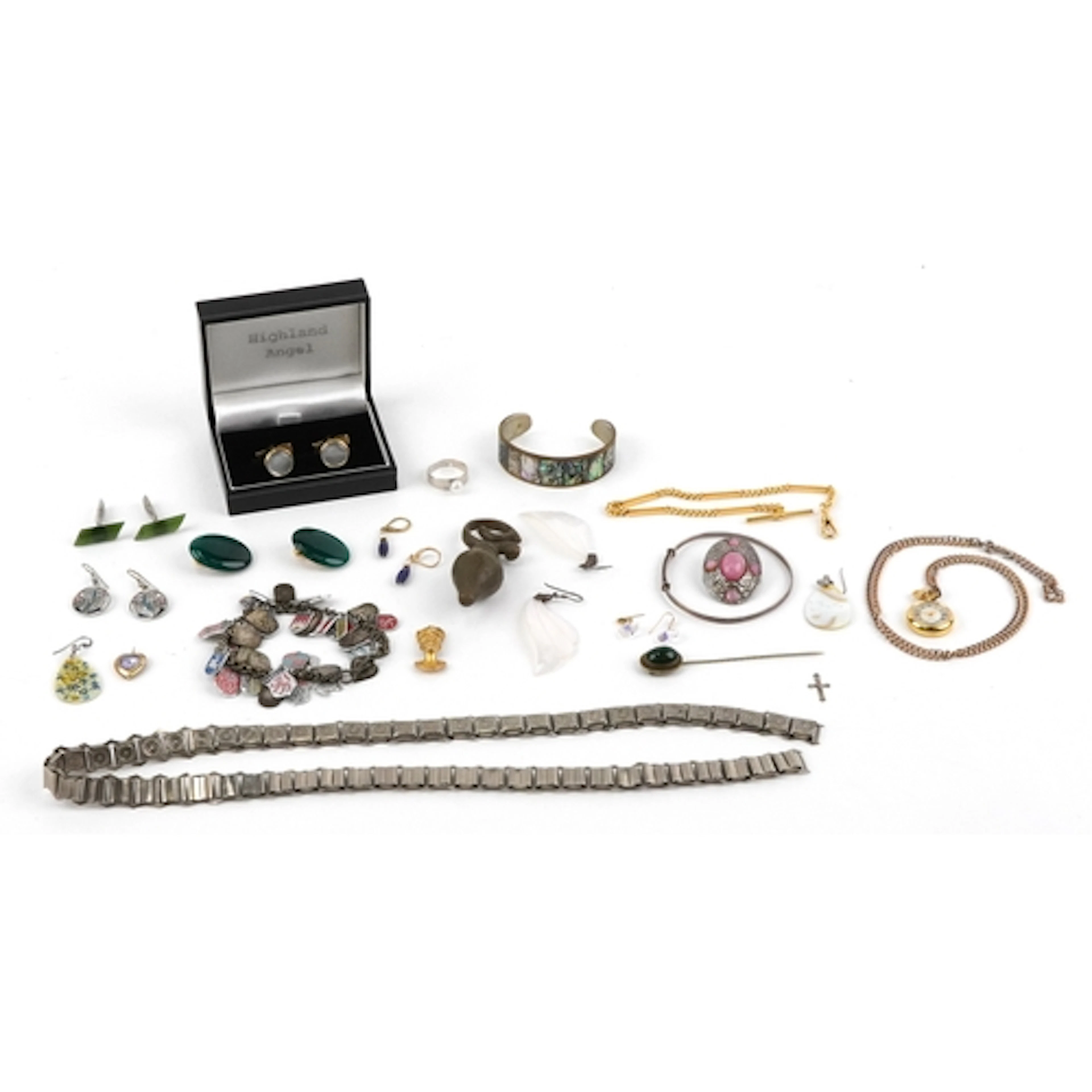 Antique and later jewellery including a bloodstone design st...