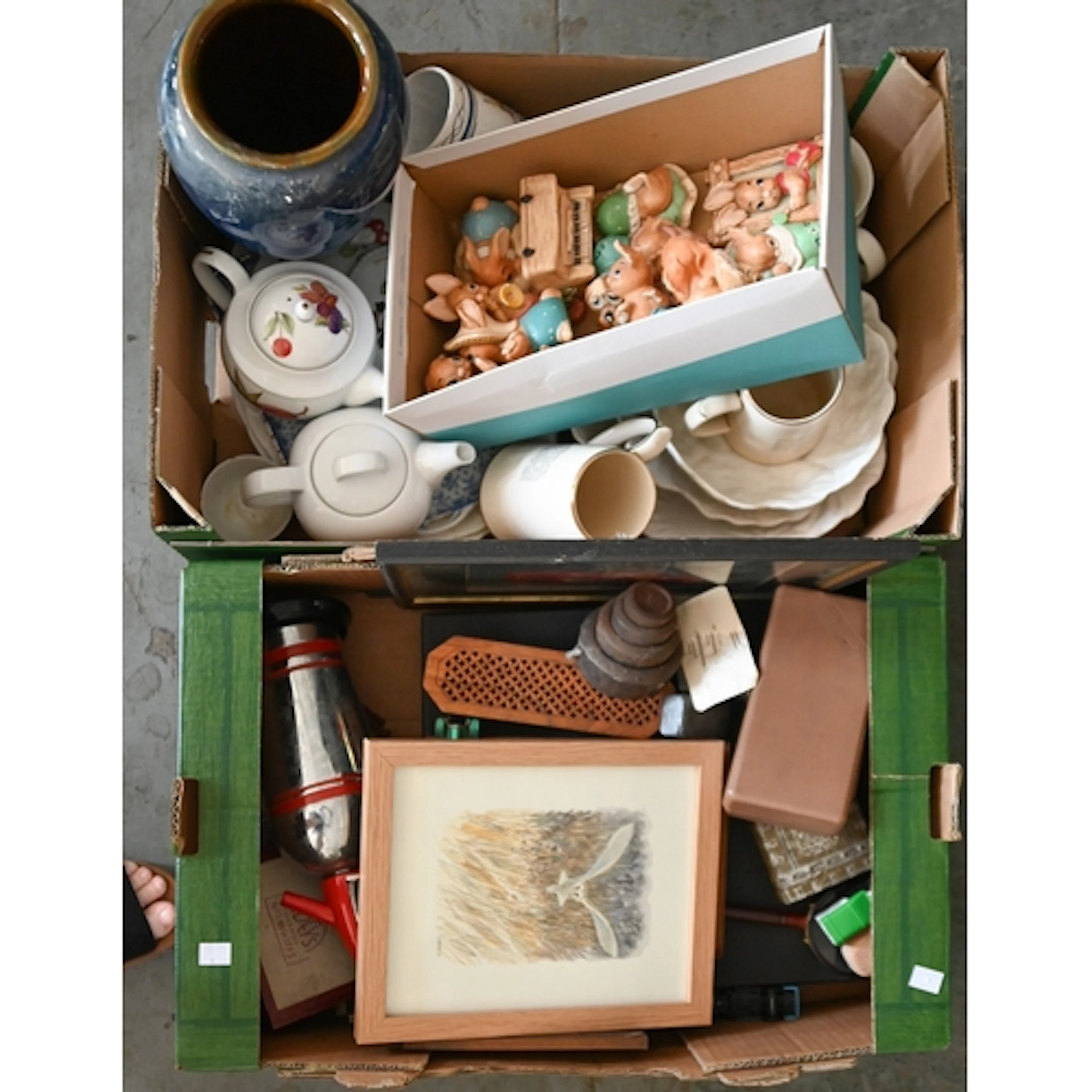 Miscellaneous ceramics and metalware, to include Pendelfin f...