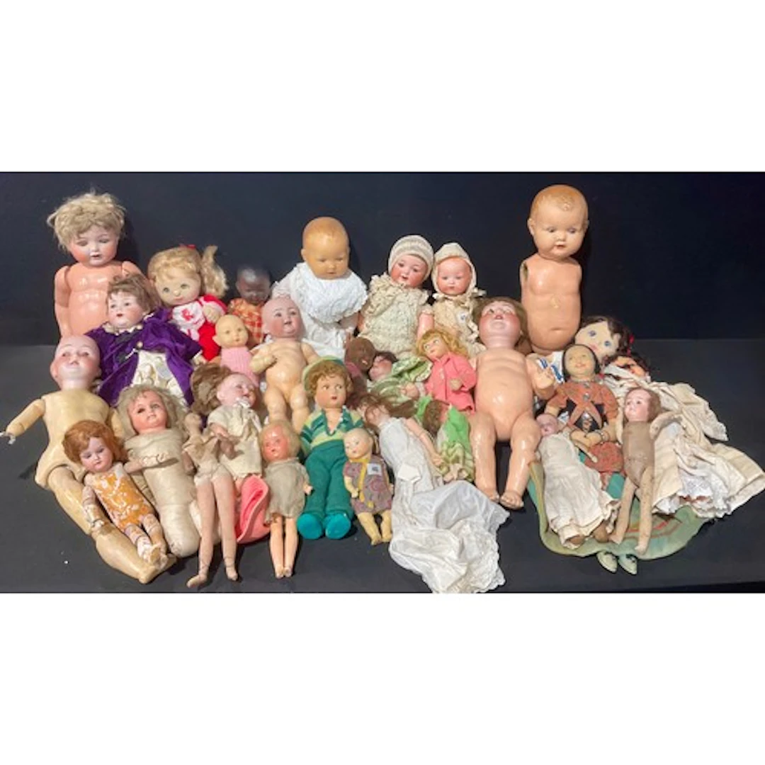 Dolls - An early 20th century bisque headed doll by Kammer &...