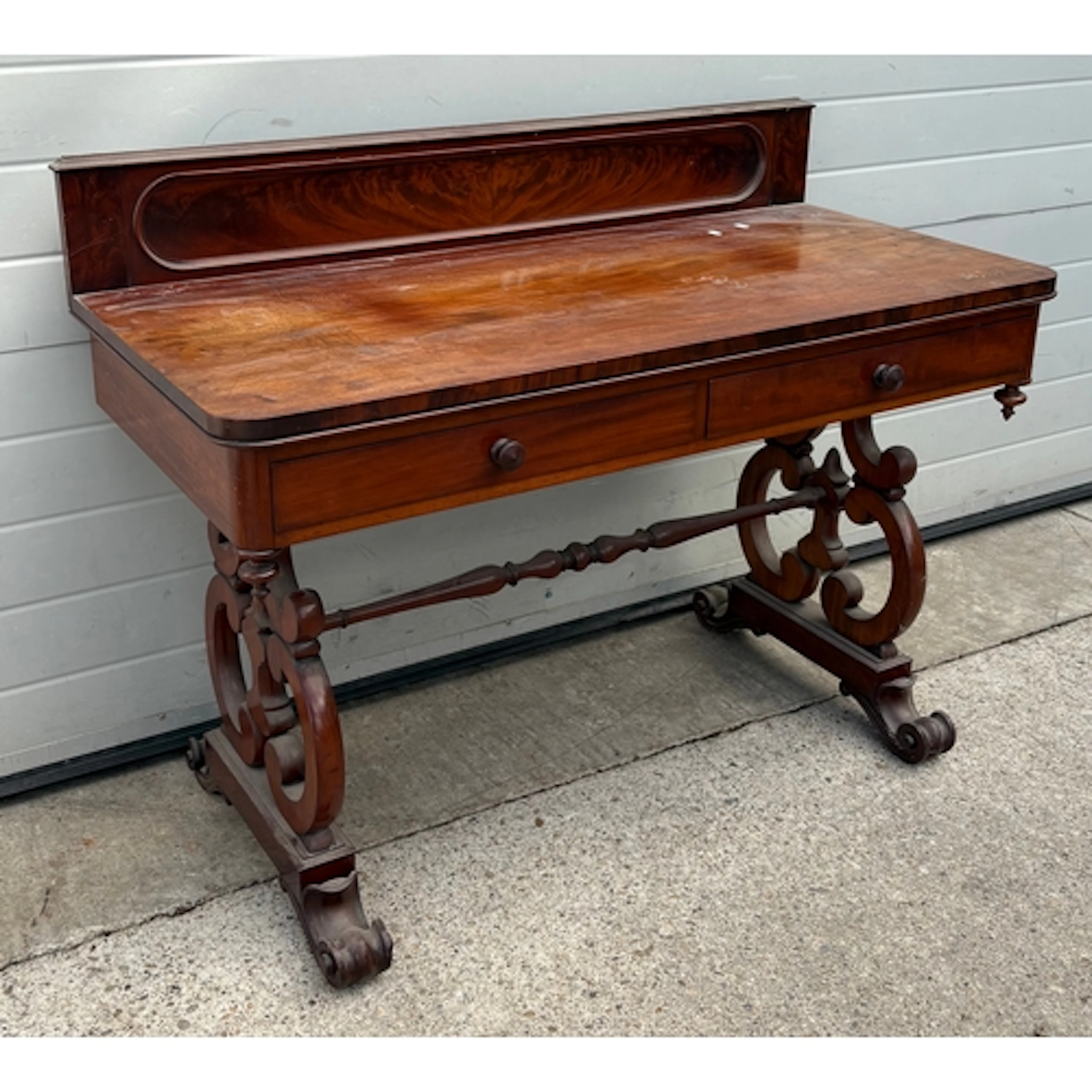 A Victorian mahogany washstand
