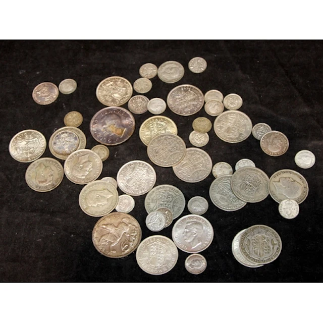 A quantity of pre 1946 .500 half silver GB coins, includes c...
