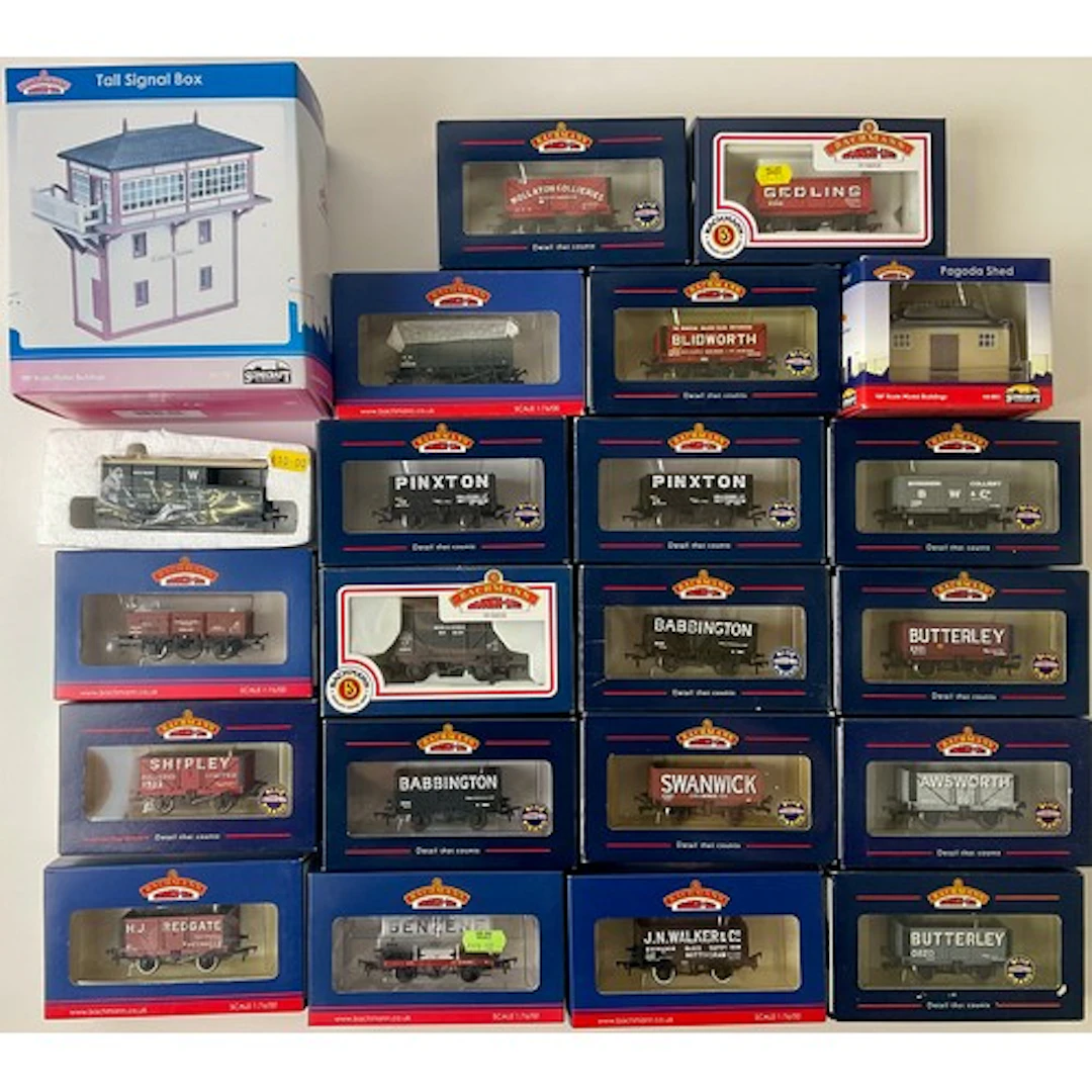 Bachmann Branch-Line - A quantity of Bachmann Branch-Line bo...