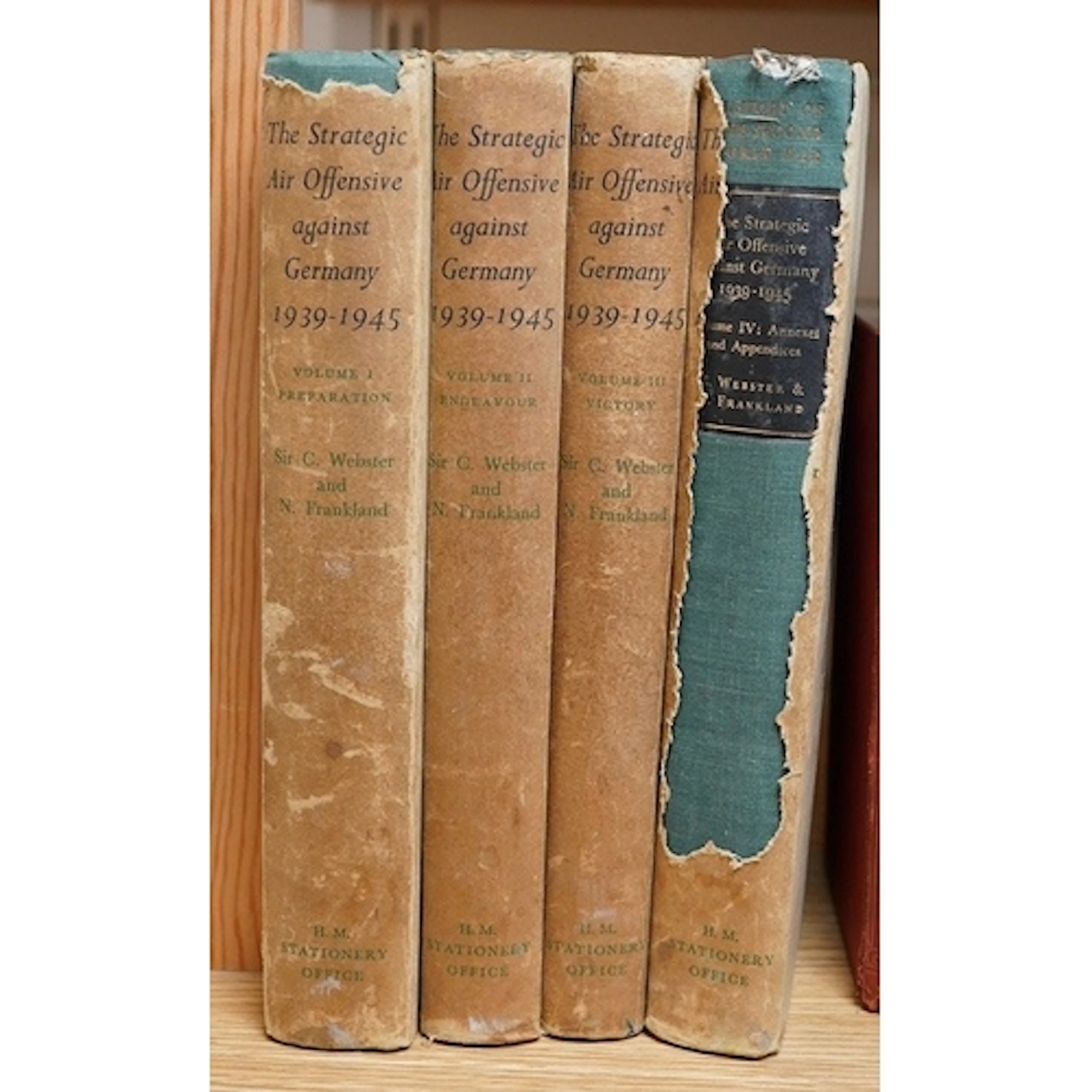 ° ° Webster, Sir Charles. Frankland, Noble. Strategic Air Of...