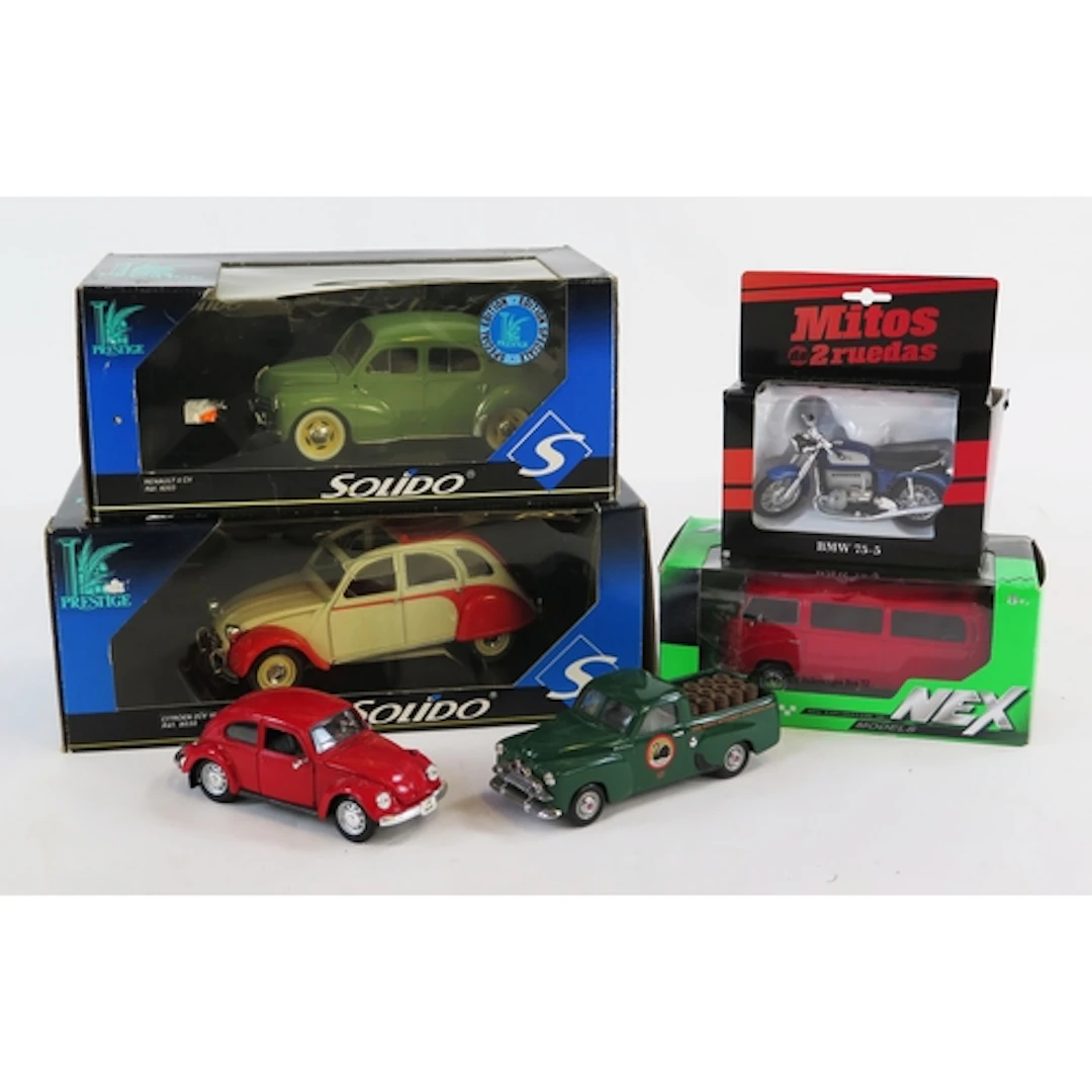 Solido Prestige 1:18 Citroen 2CV and Renault 4CV, Welly Volk...