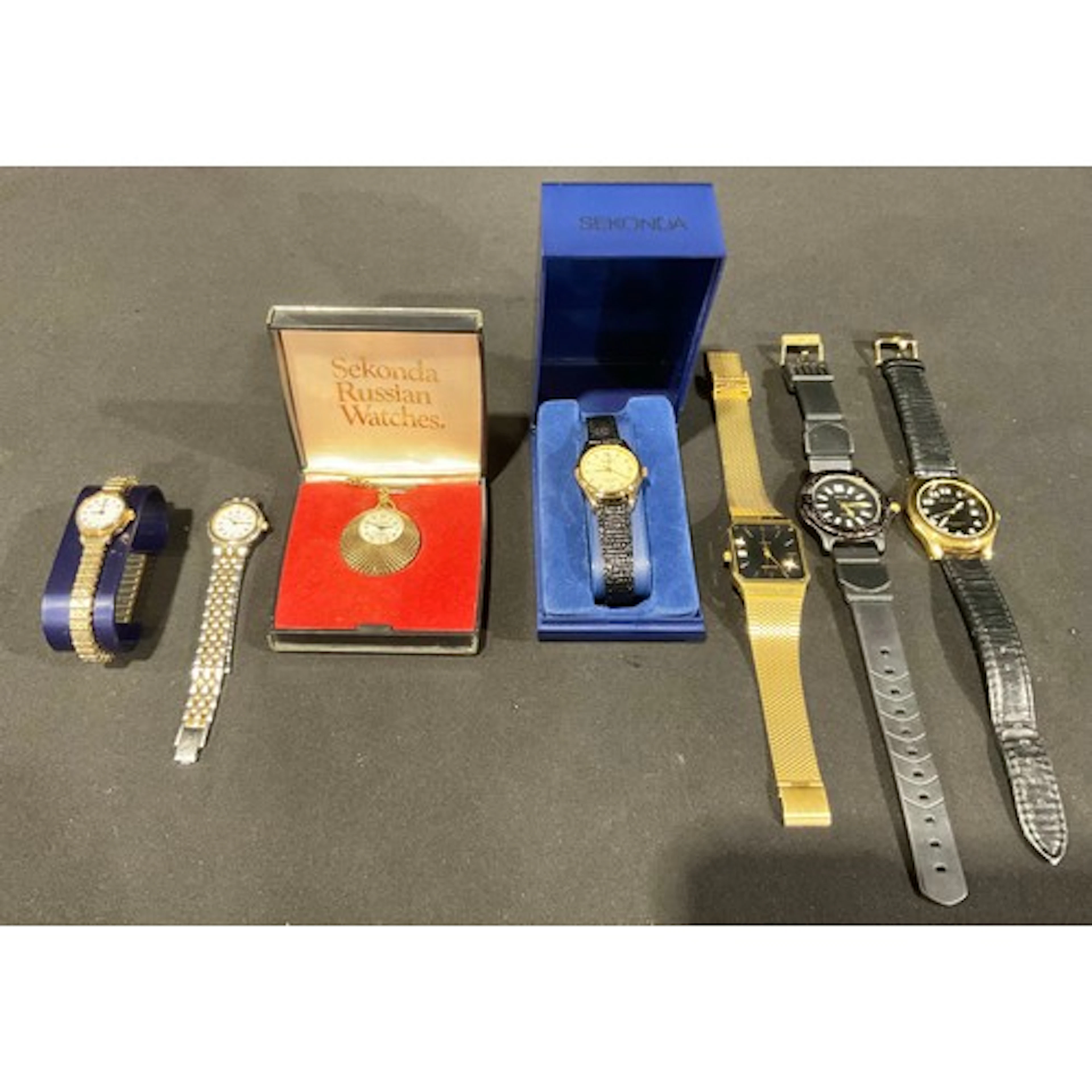 Watches - an Accurist gentleman's gold plated stainless stee...