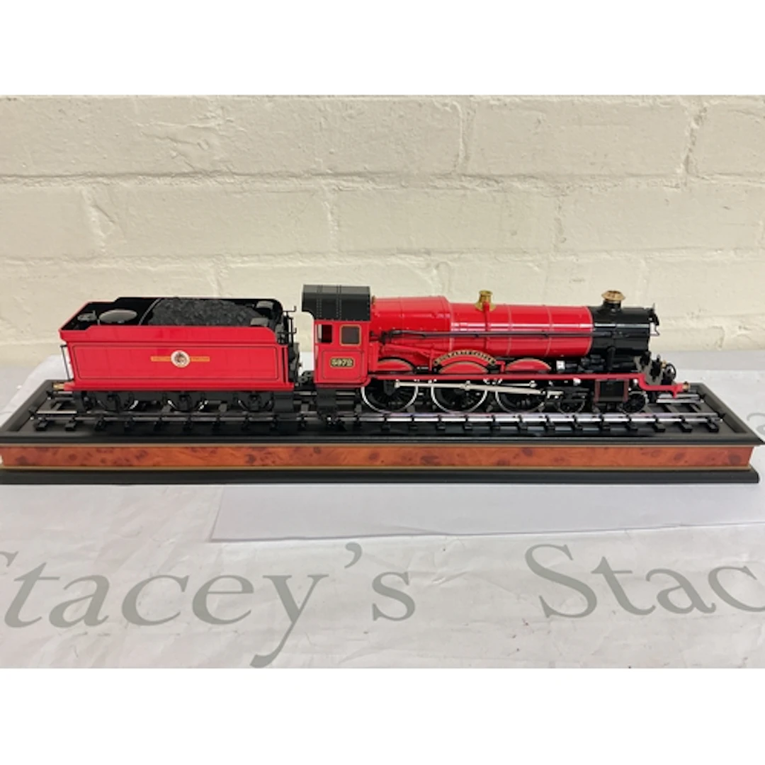 A Noble Collection Hogwarts Express 1/50 Scale on Display St...