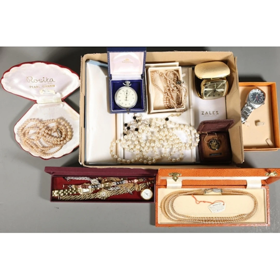 Gents Police wristwatch, Sekonda 15 jewel stop watch, Pierre...