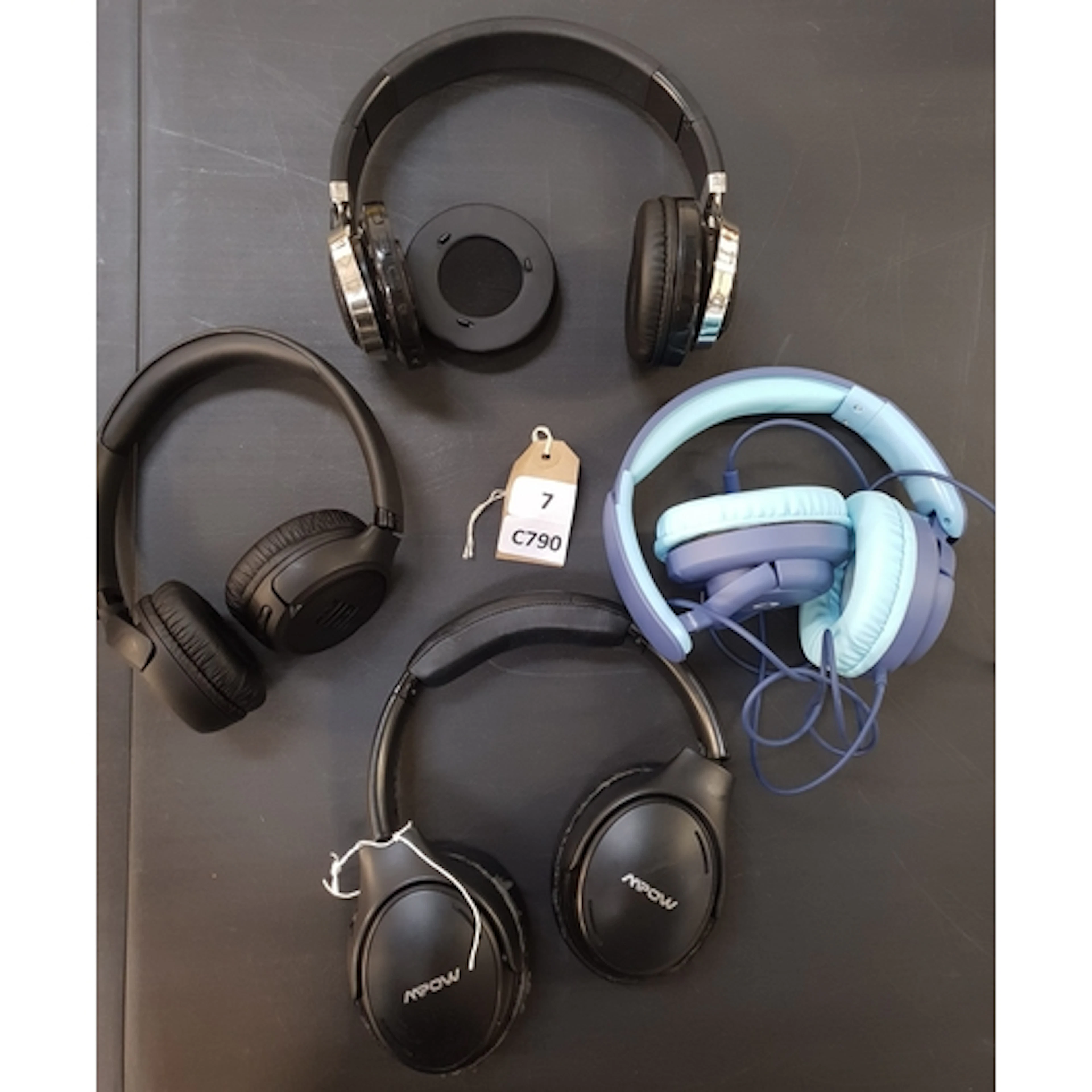 ONE BAG OF HEADPHONES including JBL