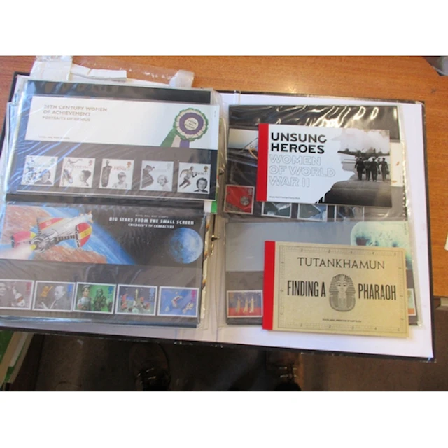 Decimals. UM, incl in 3 binders presentation packs range fro...