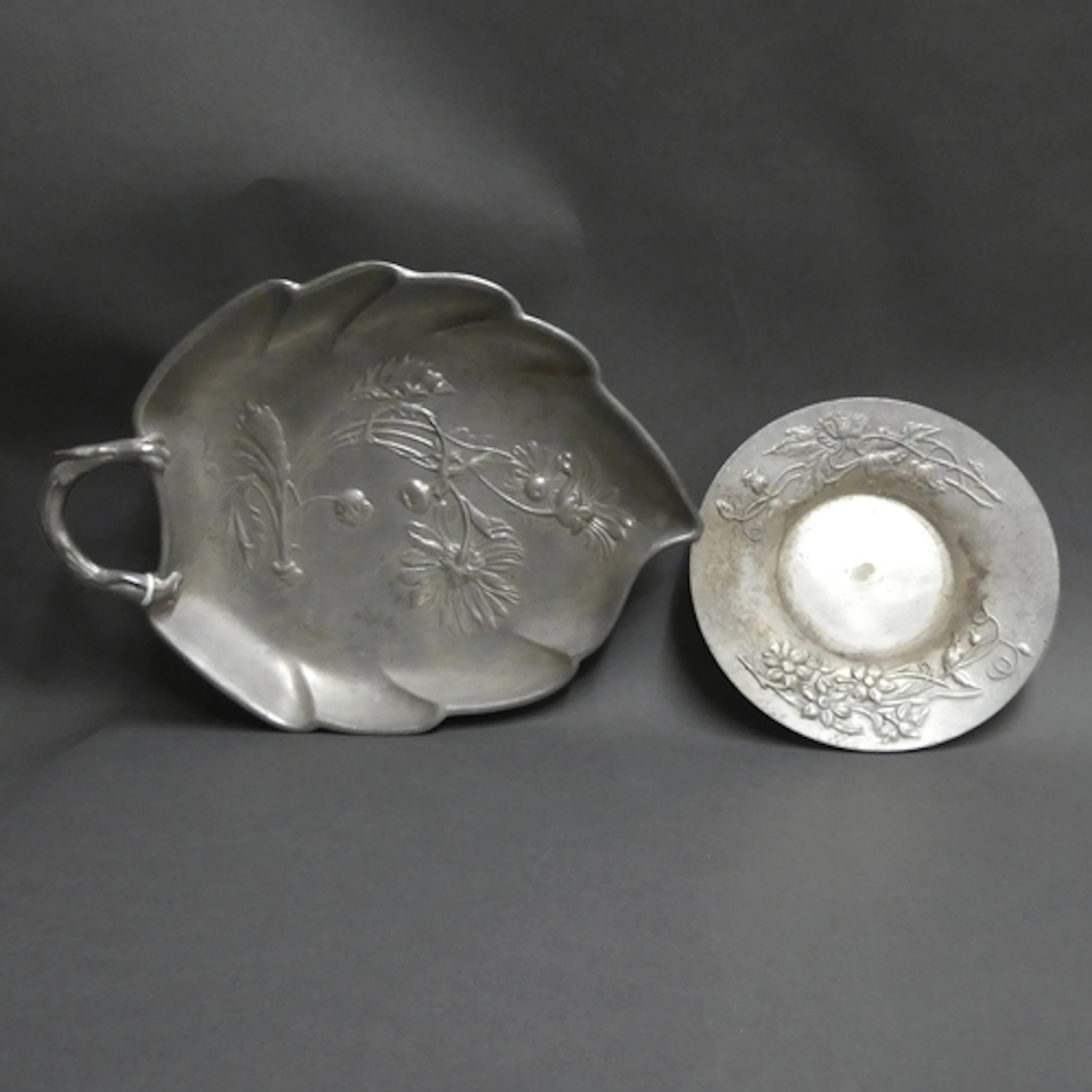 KAYSERZINN - An Art Nouveau pewter leaf design footed dish, ...