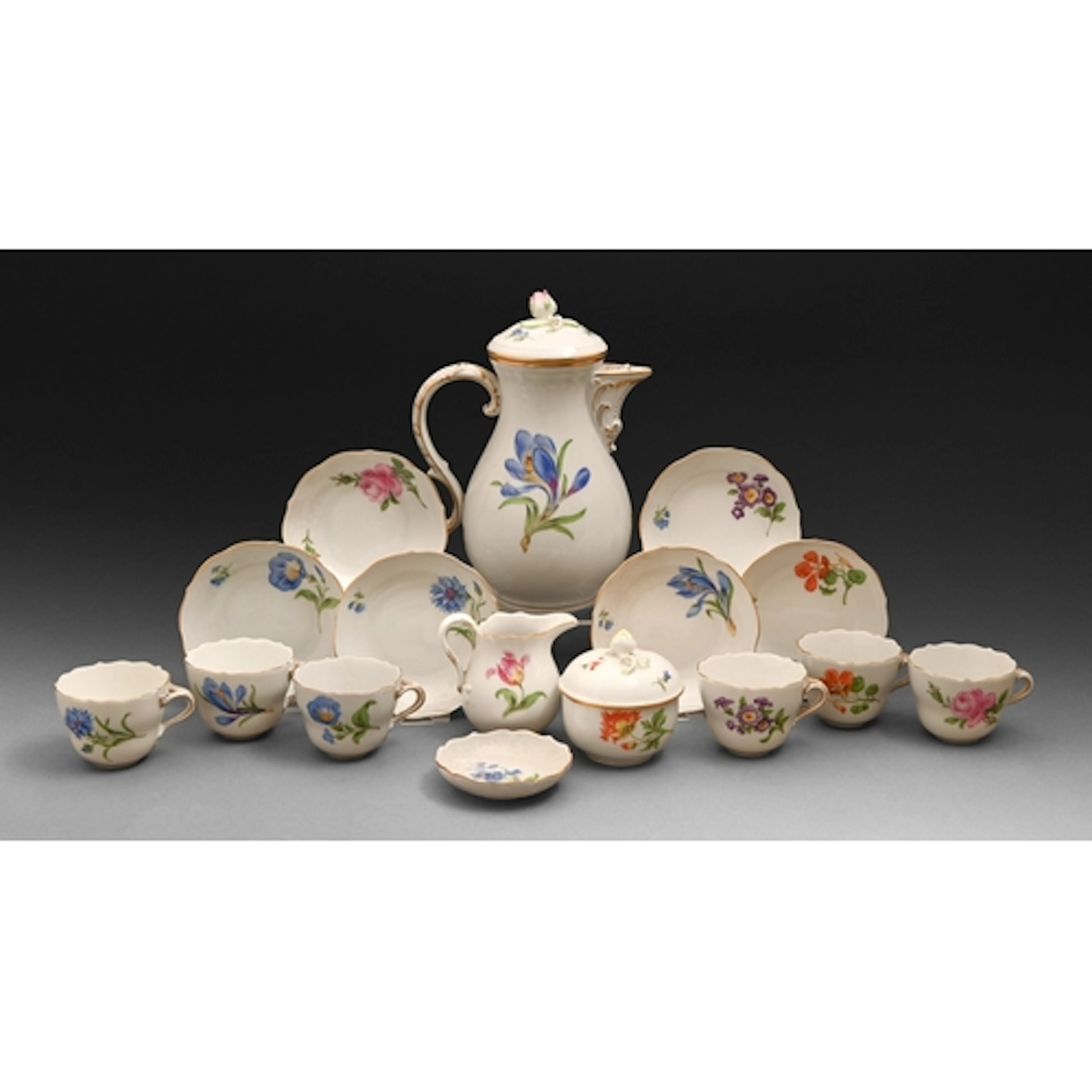 A Meissen coffee service, early 20th c, outside decorated, p...
