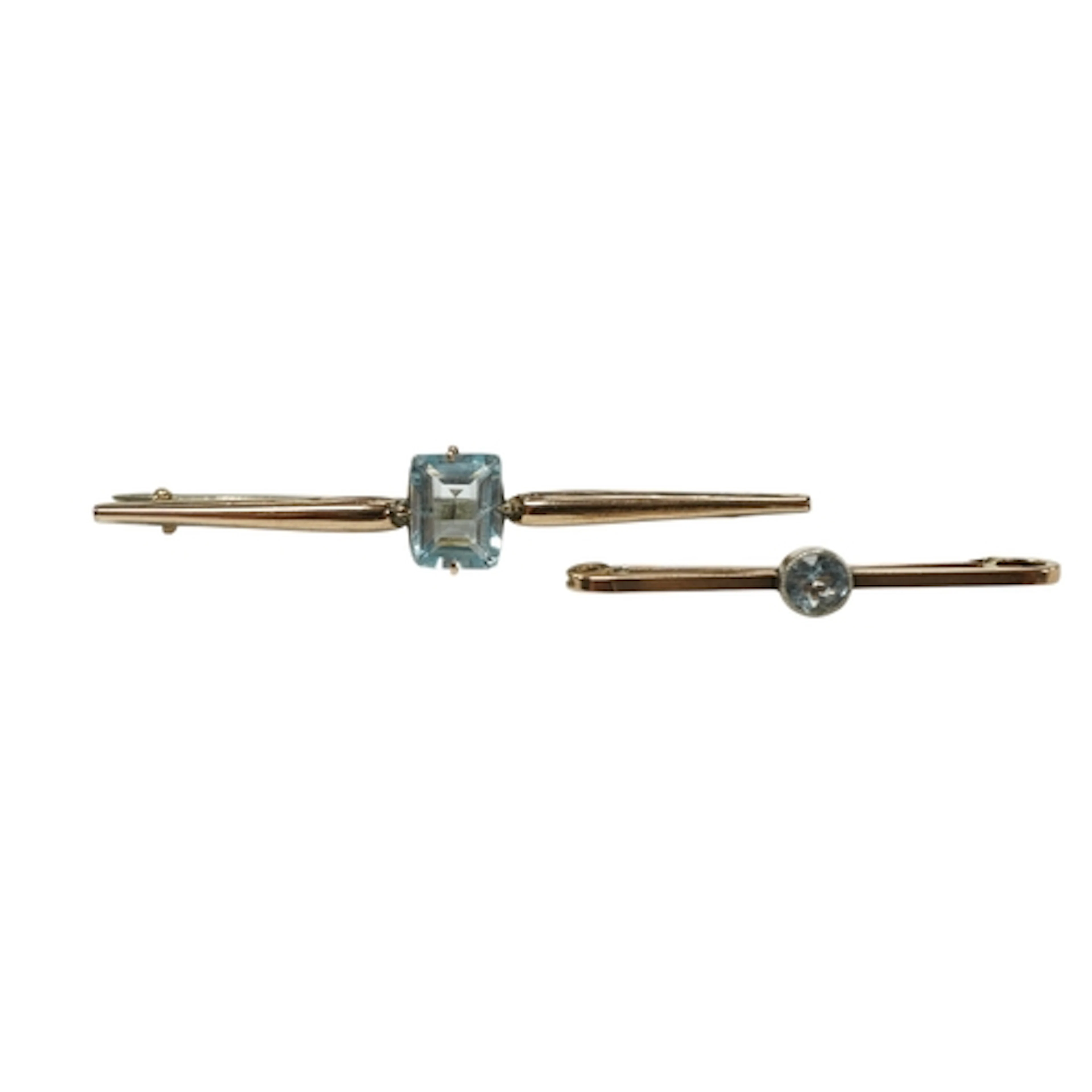 Two Aquamarine or paste set yellow metal bar brooches, the l...