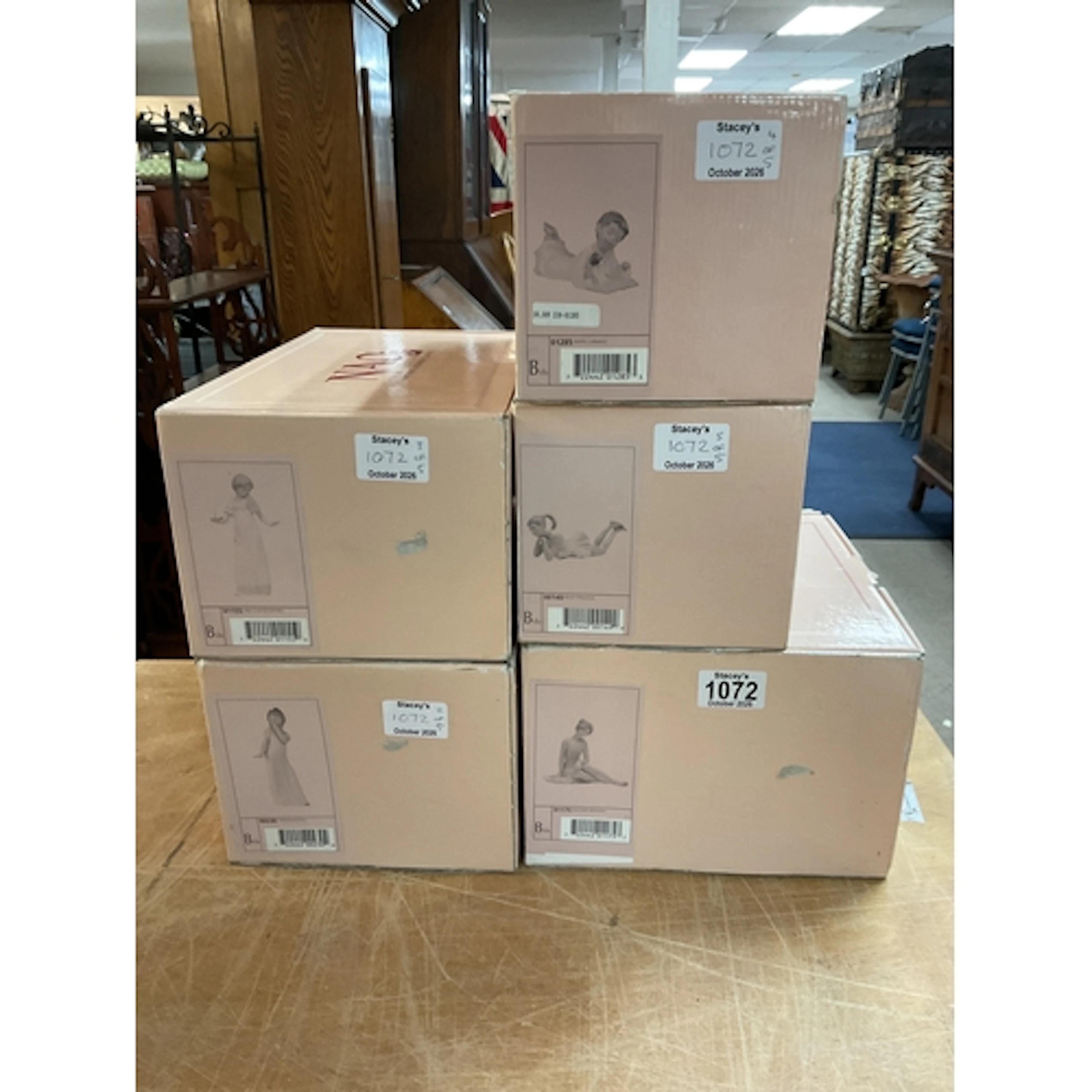 Five boxed NAO figurines.01155, 01285, 00230, 01175 and 0014...