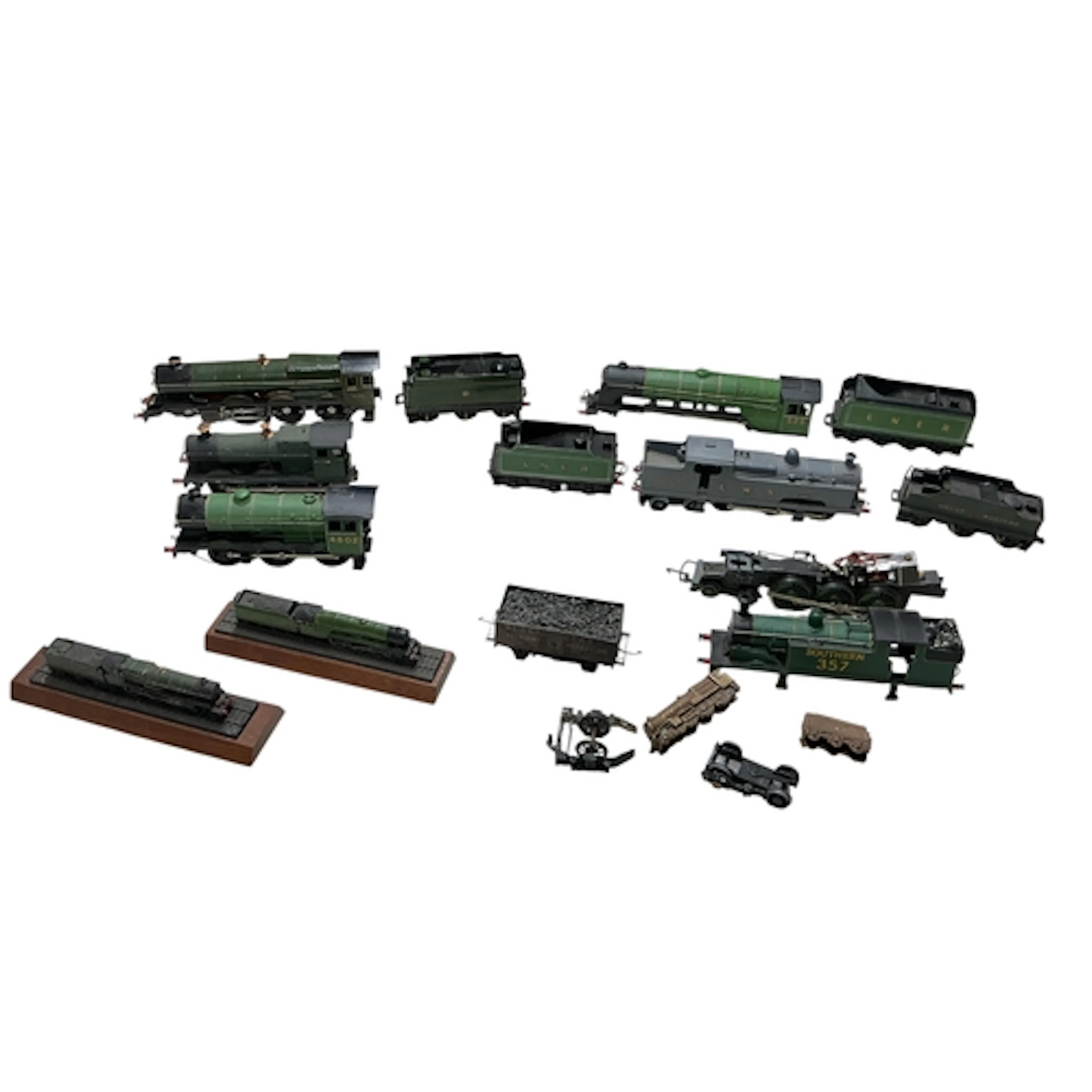 Five Wills Finecast 00 gauge white metal locomotives; an LNE...