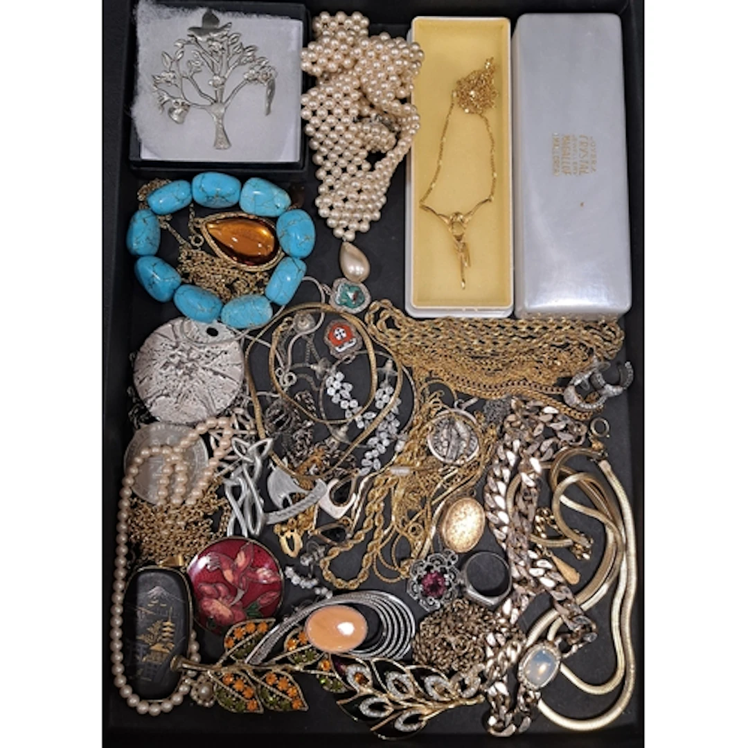 SELECTION OF COSTUME JEWELLERY including paste set brooches,...