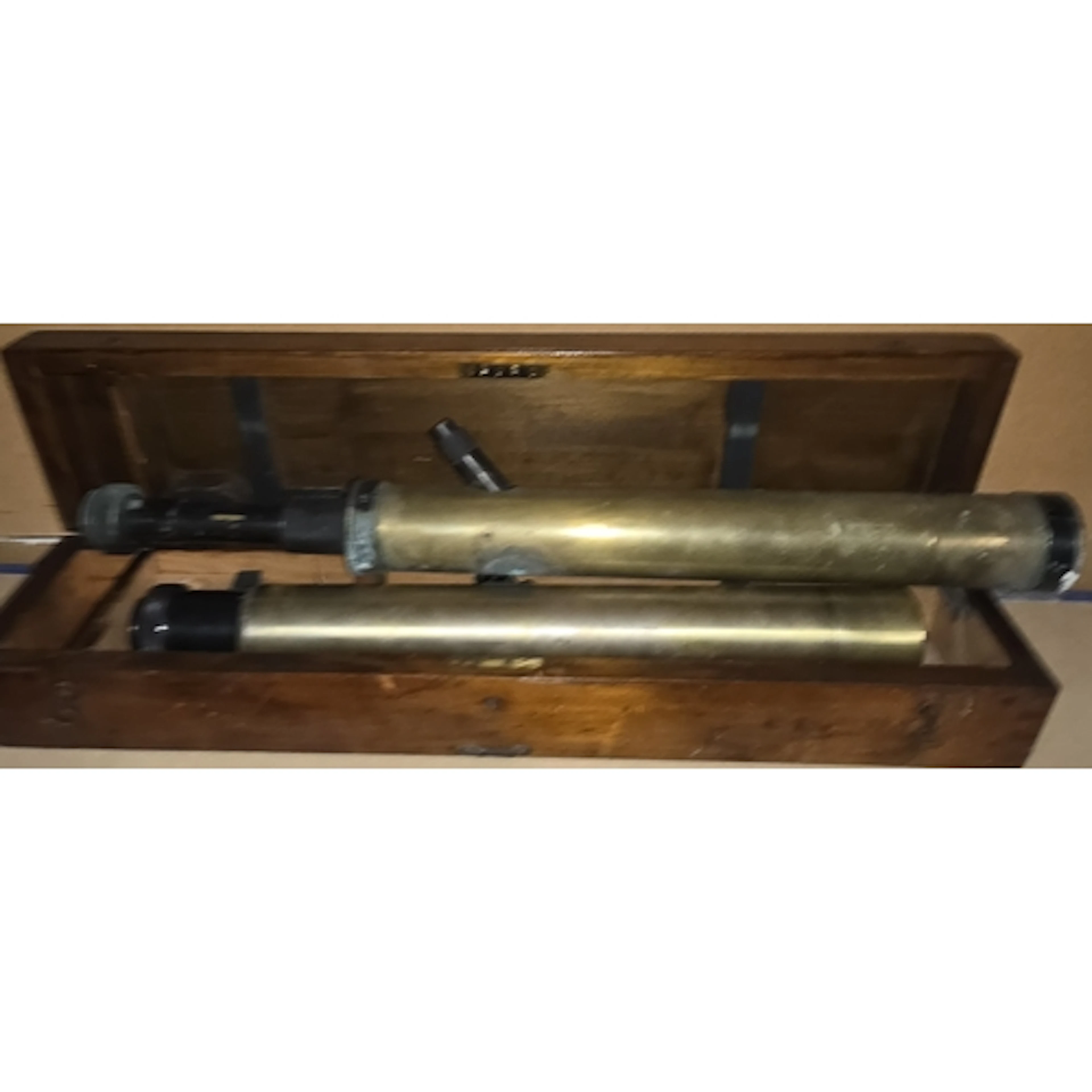 2 vintage military gun sights (1 boxed).