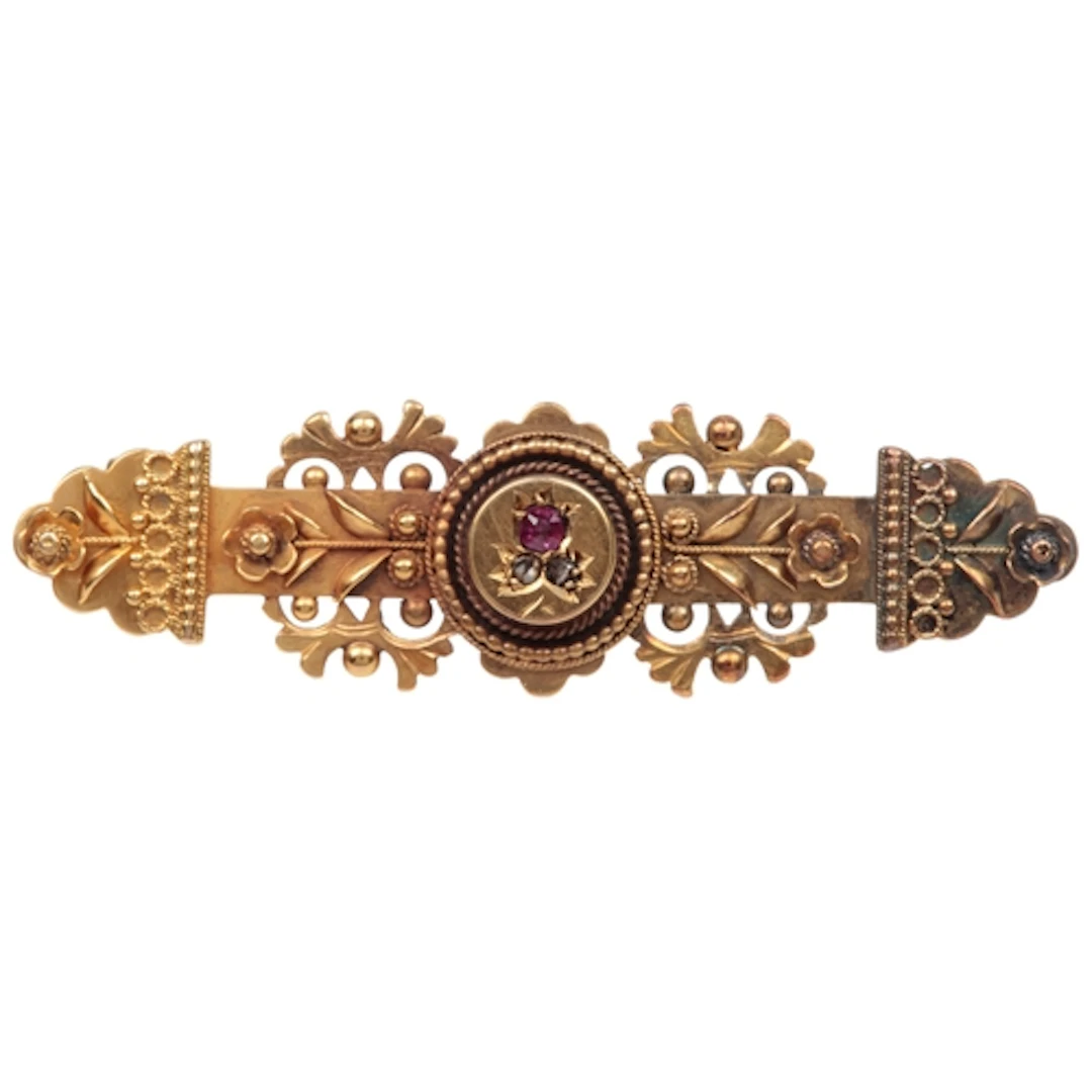 A Victorian gold brooch, late 19th century, designed as a fo...
