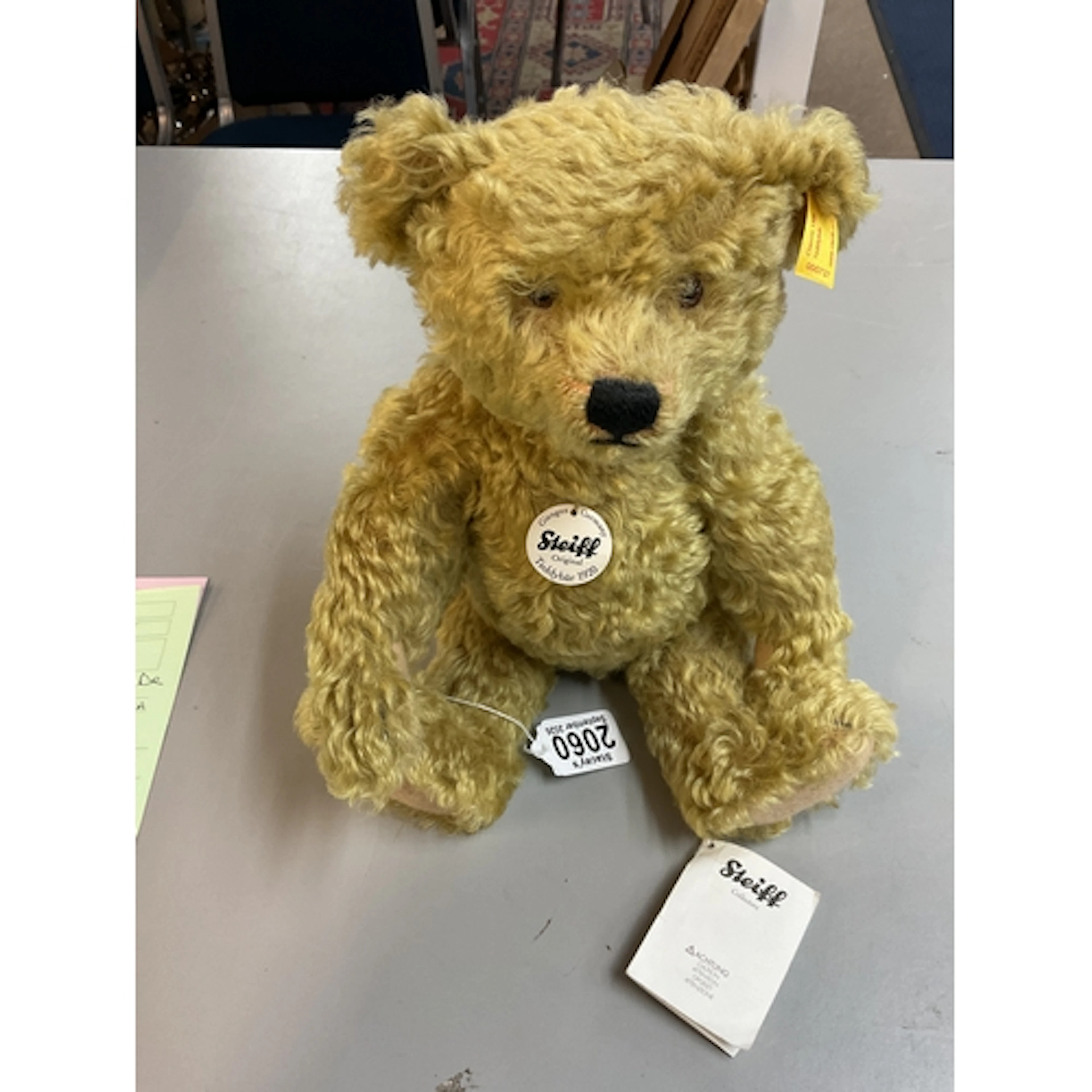 Steiff 1920 Teddy bear, full articulated arms, legs and head...