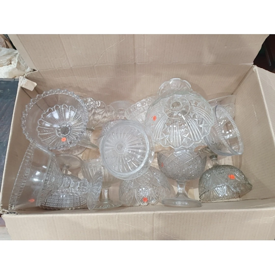 A box of Glassware, (R1).
