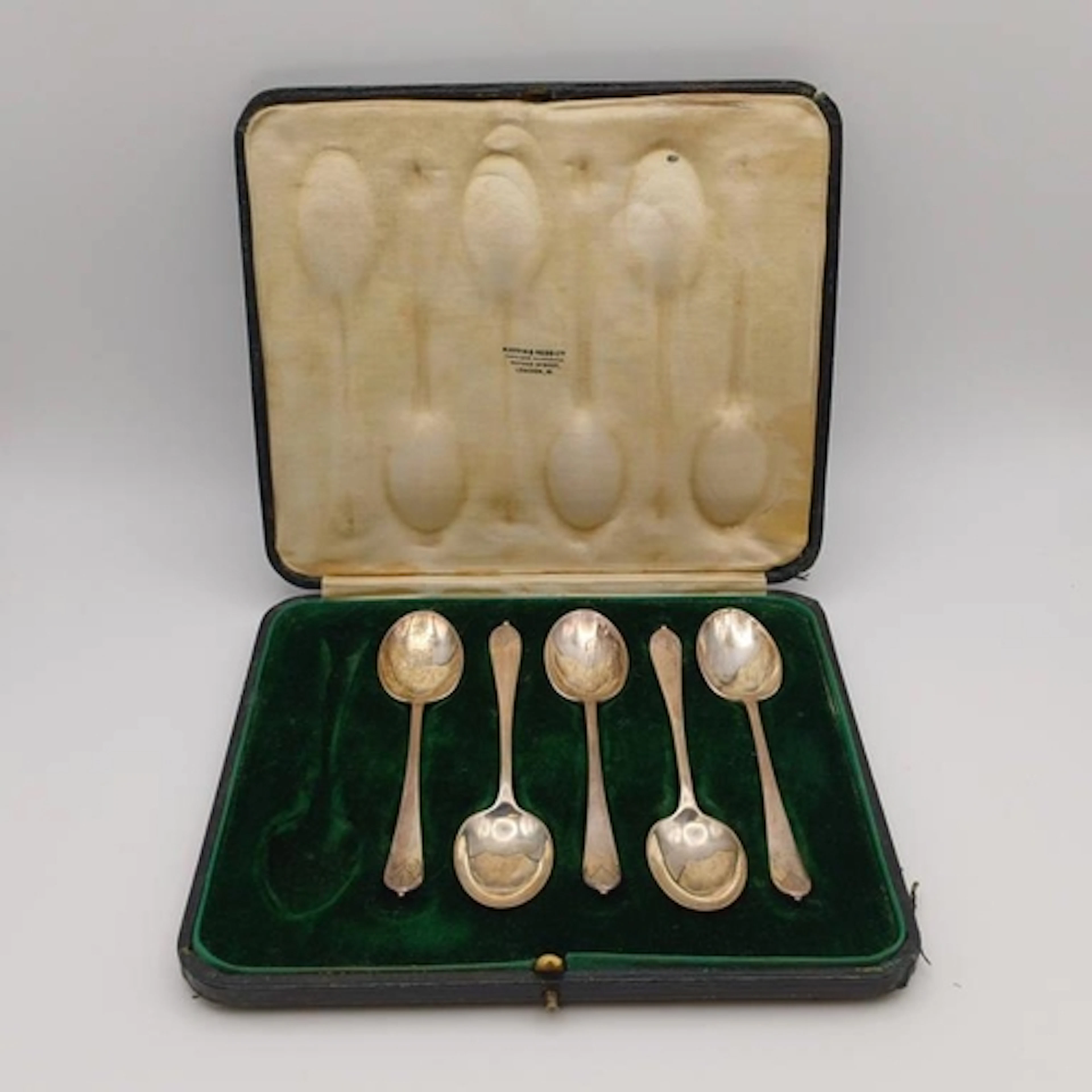 A CASED SET OF 5 SILVER COFFEE SPOONS BY MAPPIN & WEBB LTD, ...