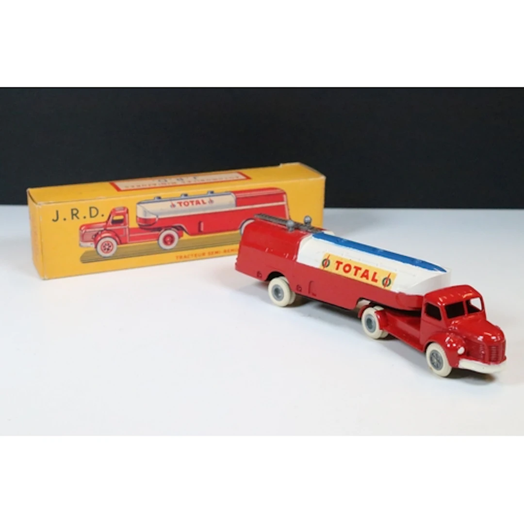 Boxed JRD Miniatures 121 'Total' Tracteur Semi Remorque diec...