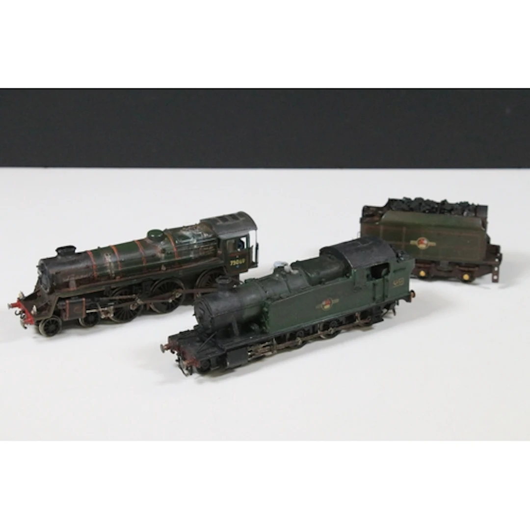 Two OO gauge locomotives to include Bachmann 4-6-0 75069 loc...