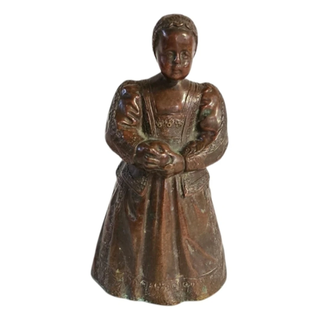 AN EARLY 20TH CENTURY BRONZE ‘TUDOR MAIDEN’ FIGURAL TABLE BE...