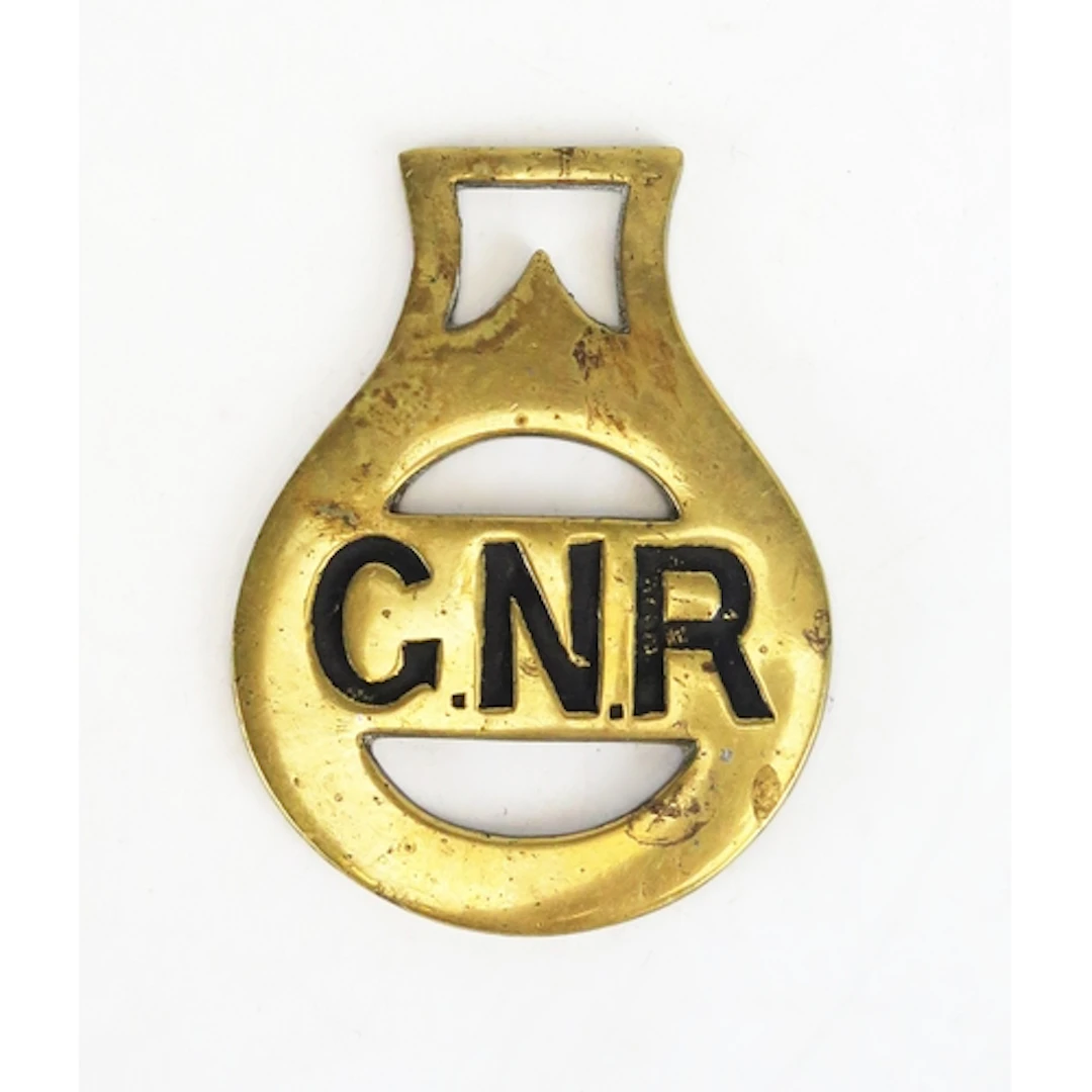 A G.N.R. horse brass, 9.75cm tall.