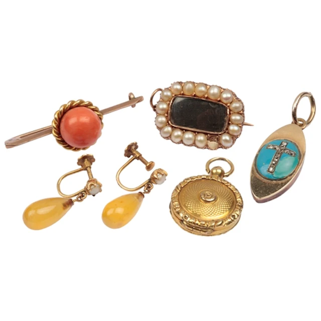 A collection of jewels, 18th/19th century, comprising: a nav...