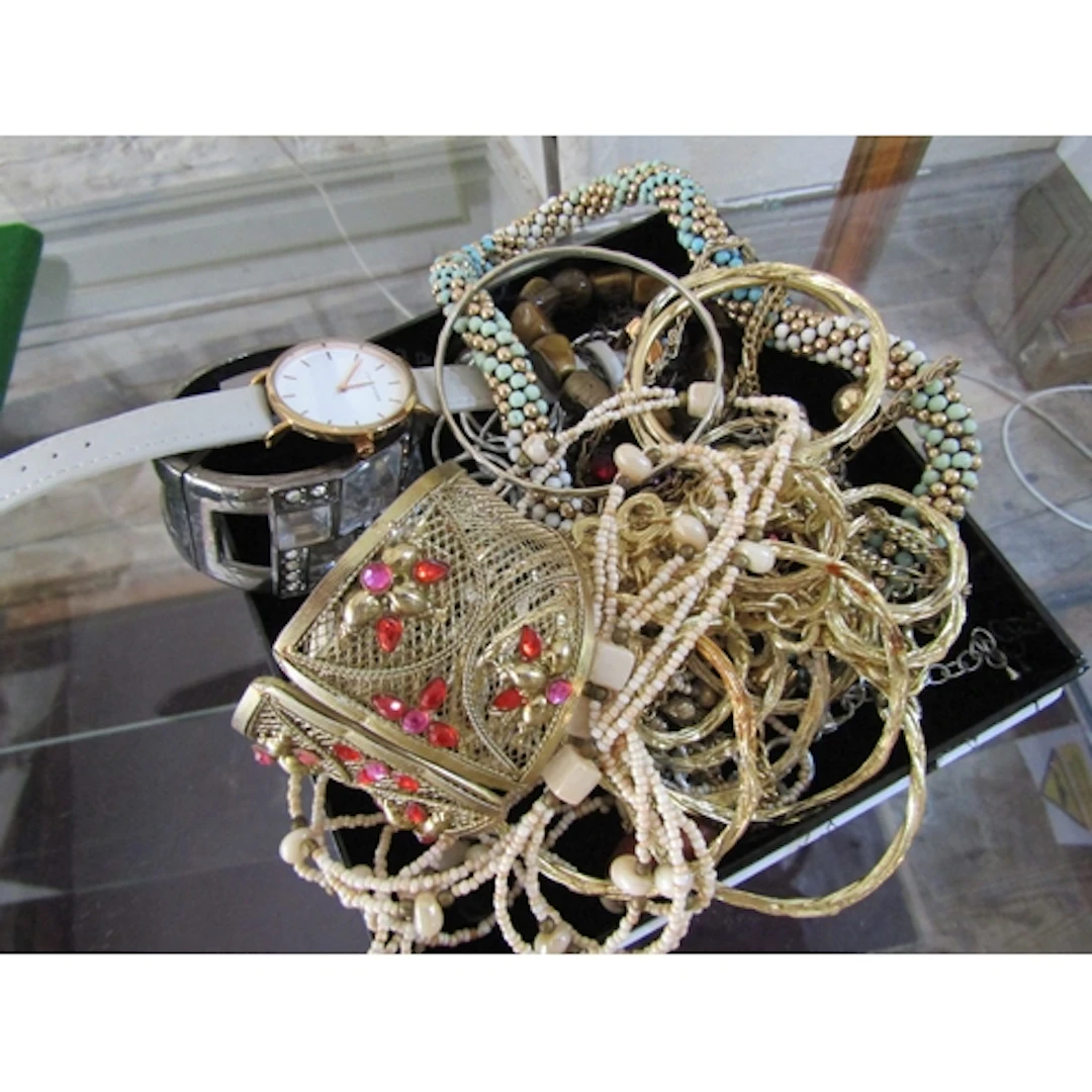 Collection of Various Costume Jewellery Vintage and Others I...